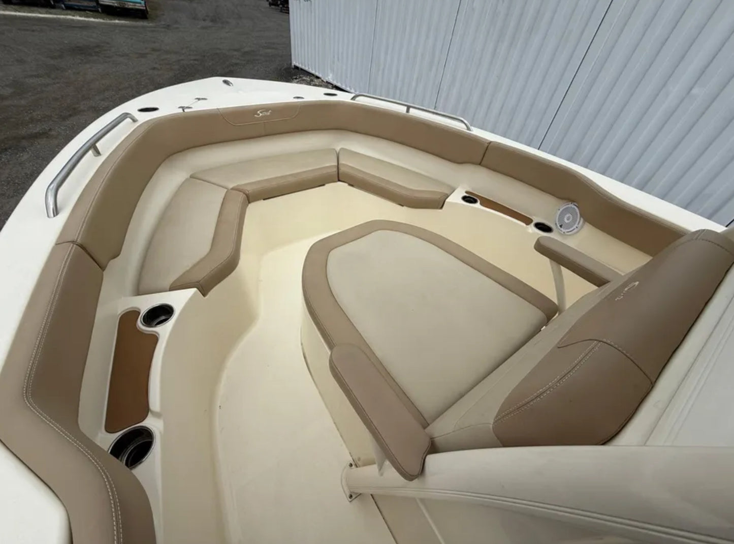 2023 Scout 215 XSF Center Console