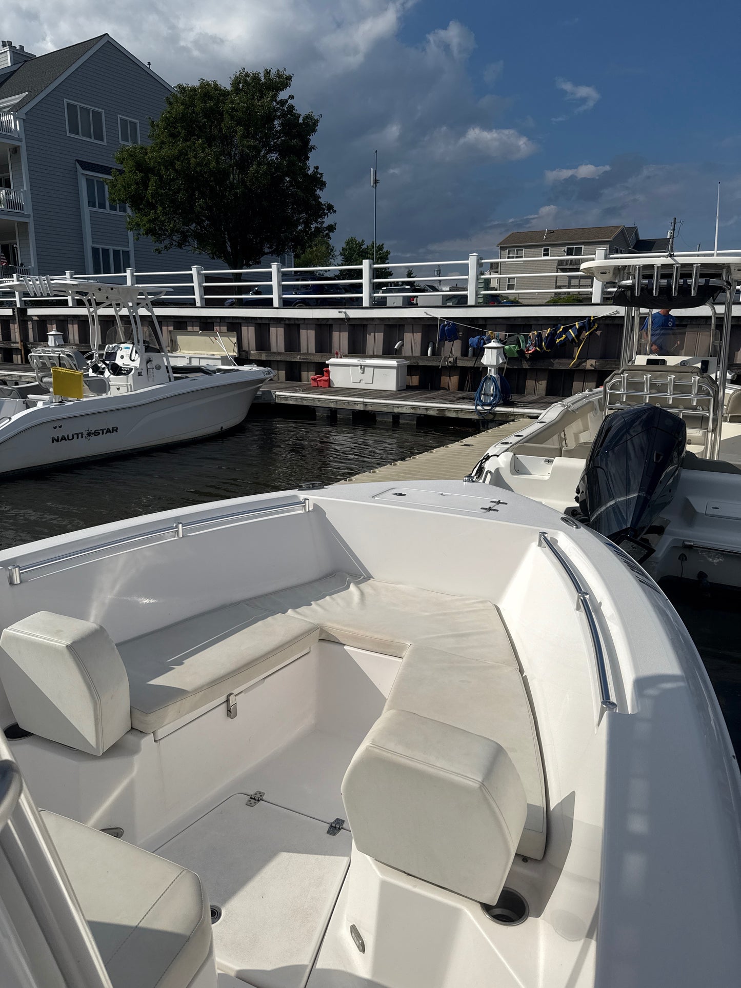 2024 Aquasport 22 Center Console