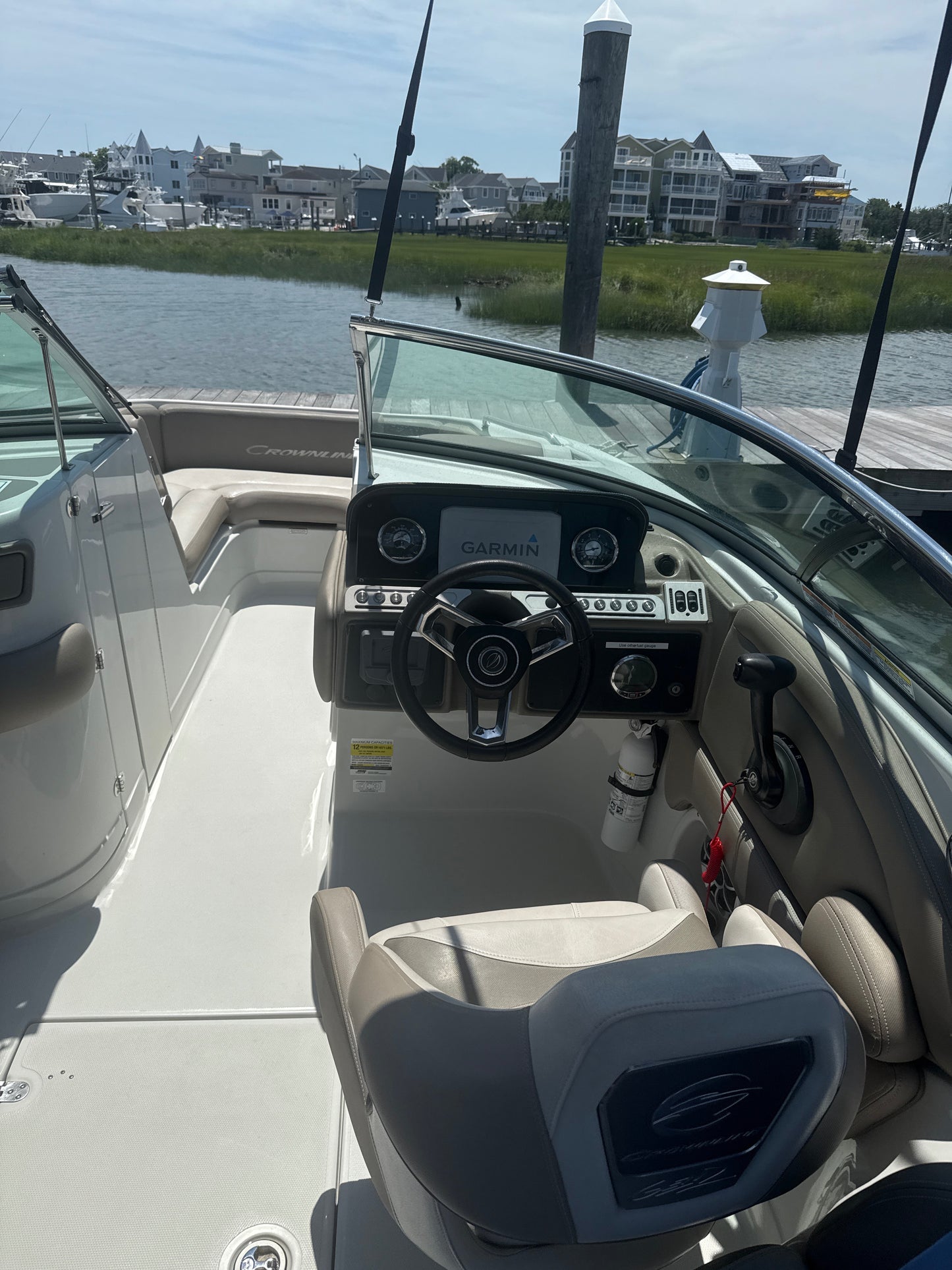 2023 Crownline E235XS Bowrider