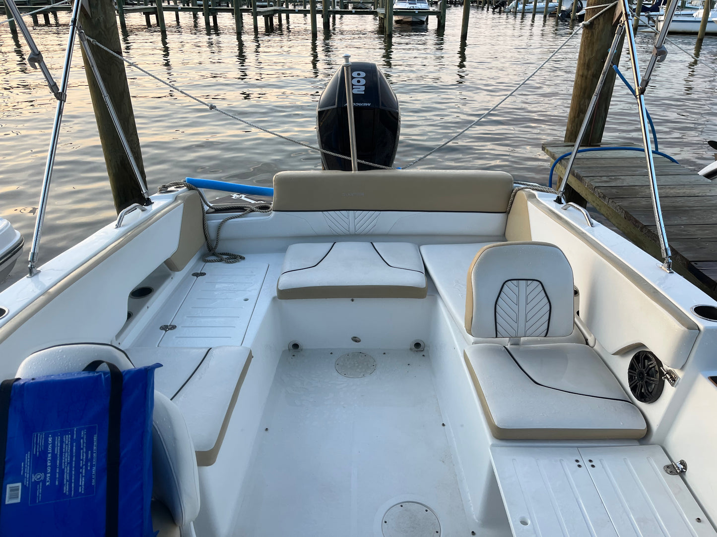 2022 Glastron GTD 220 Deck Boat
