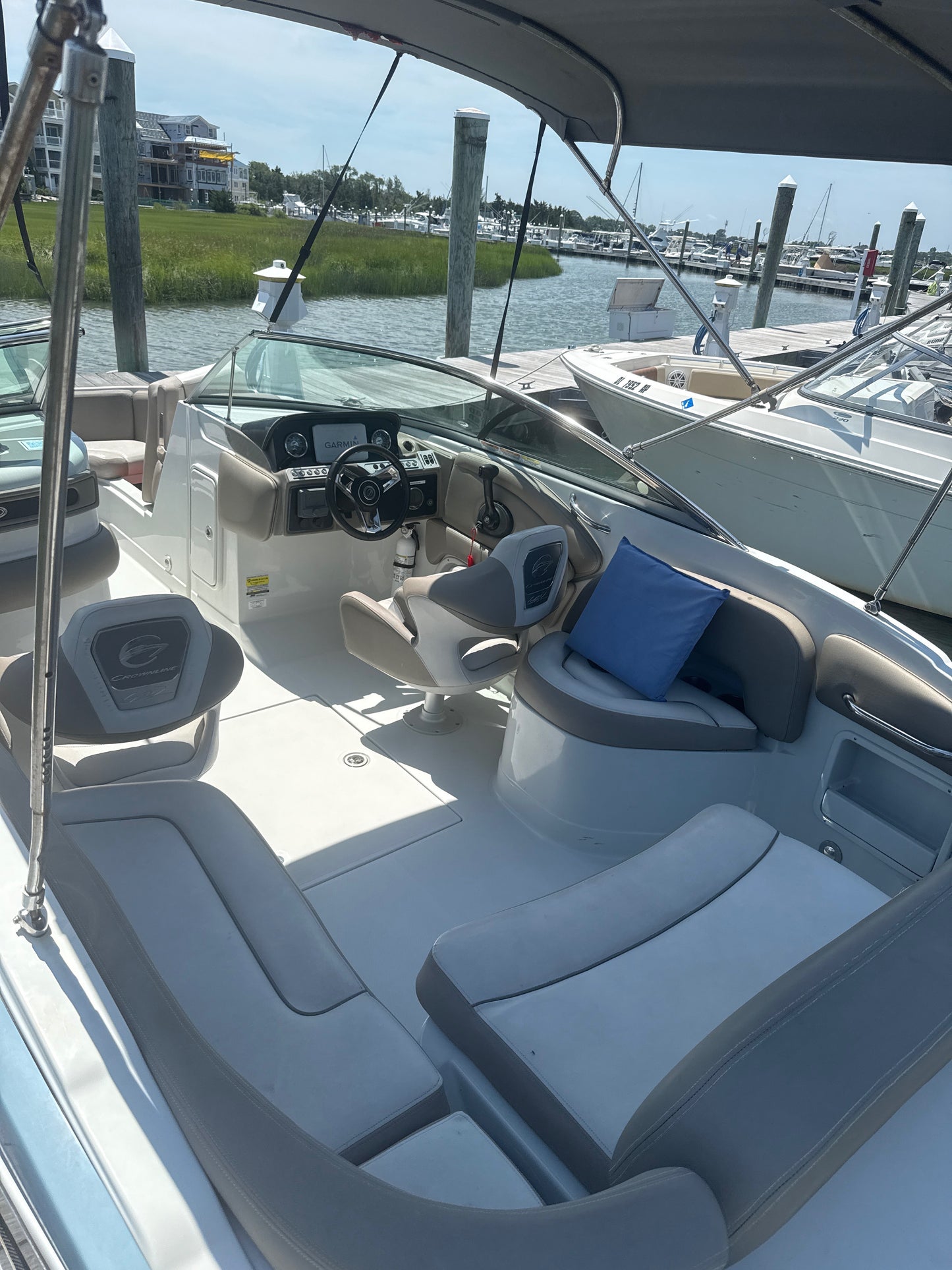 2023 Crownline E235XS Bowrider