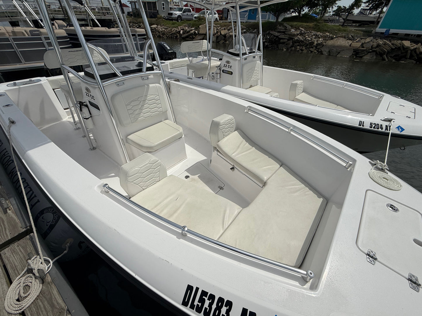 2024 Aquasport 22 Center Console