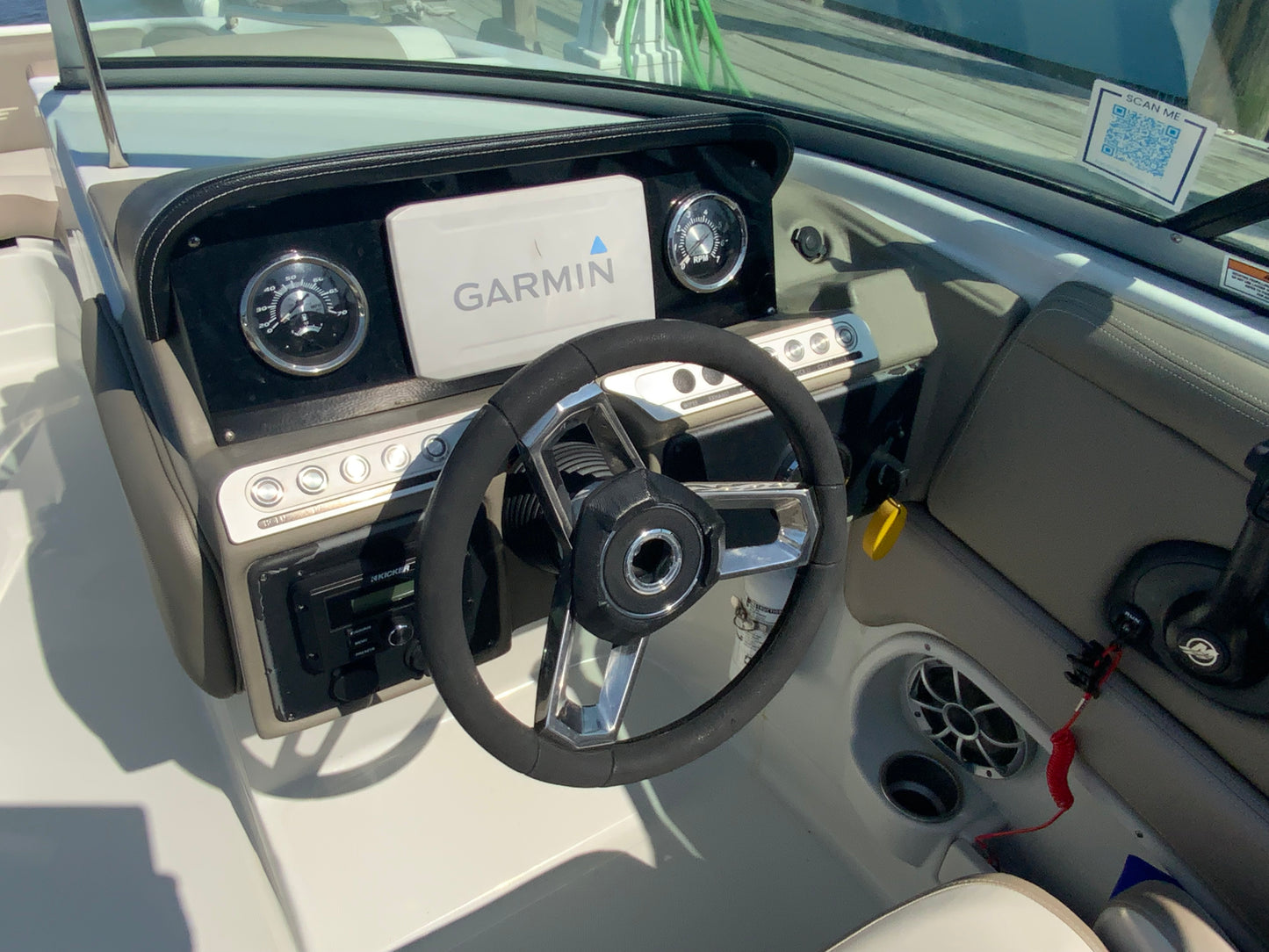 2023 Crownline E235XS Bowrider