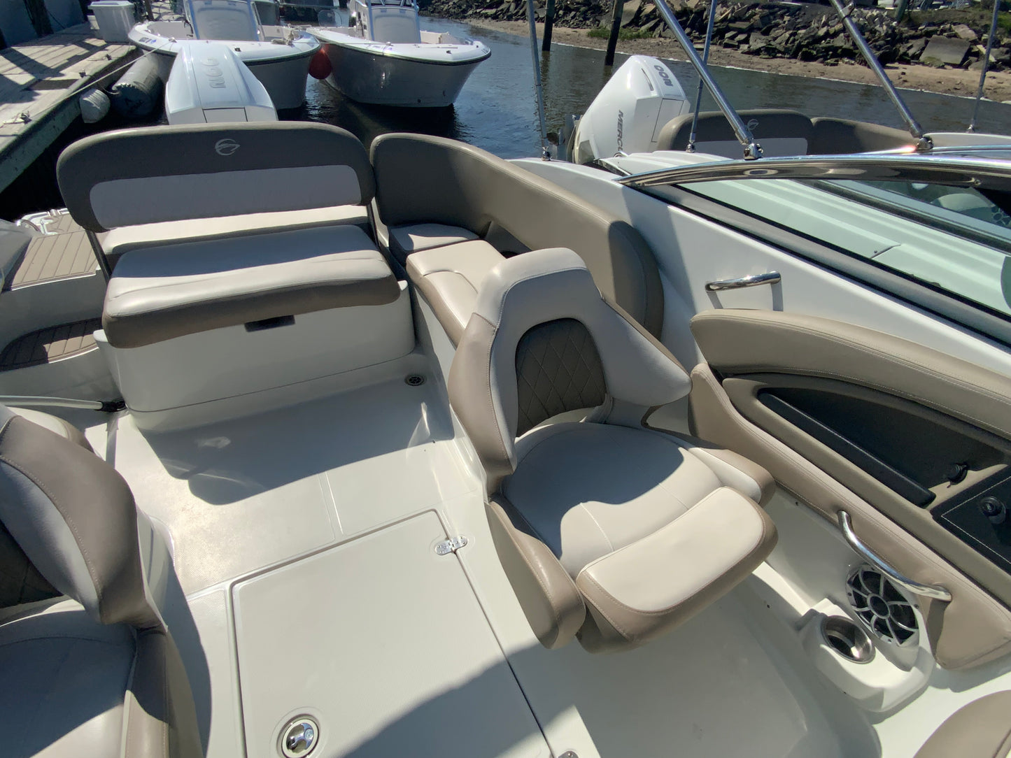 2023 Crownline E235XS Bowrider