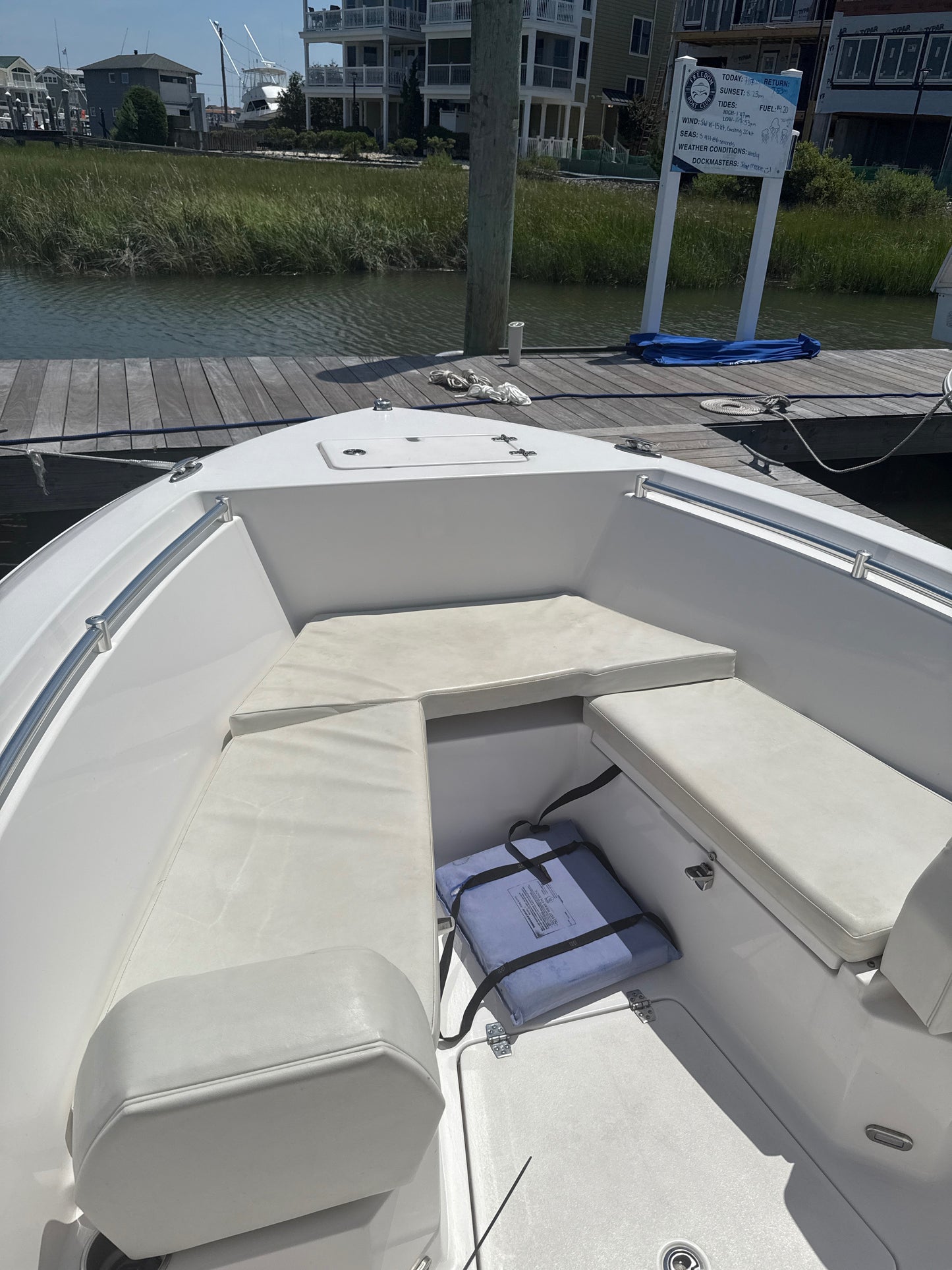 2024 Aquasport 22 Center Console