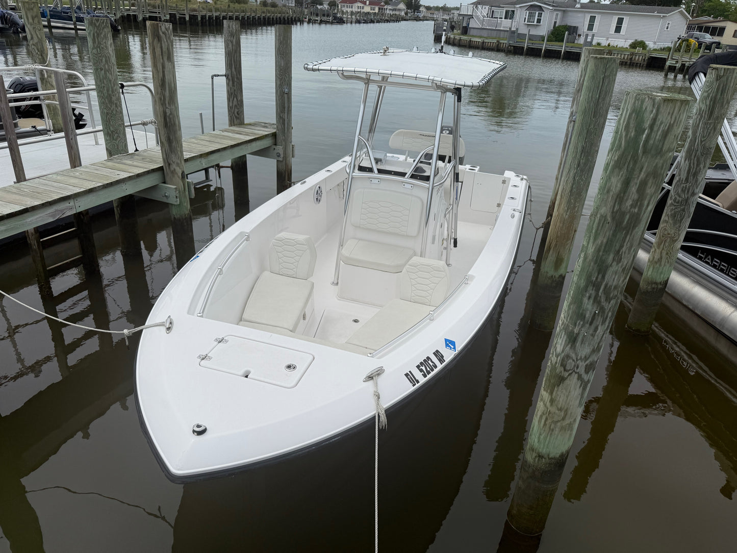 2024 Aquasport 22 Center Console