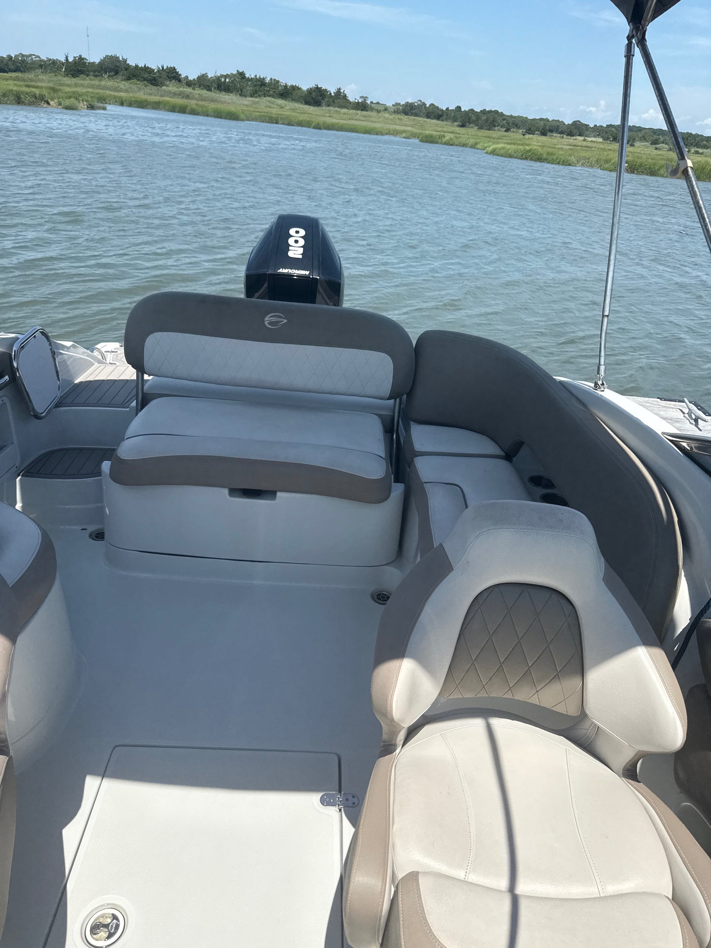 2023 Crownline E235XS Bowrider