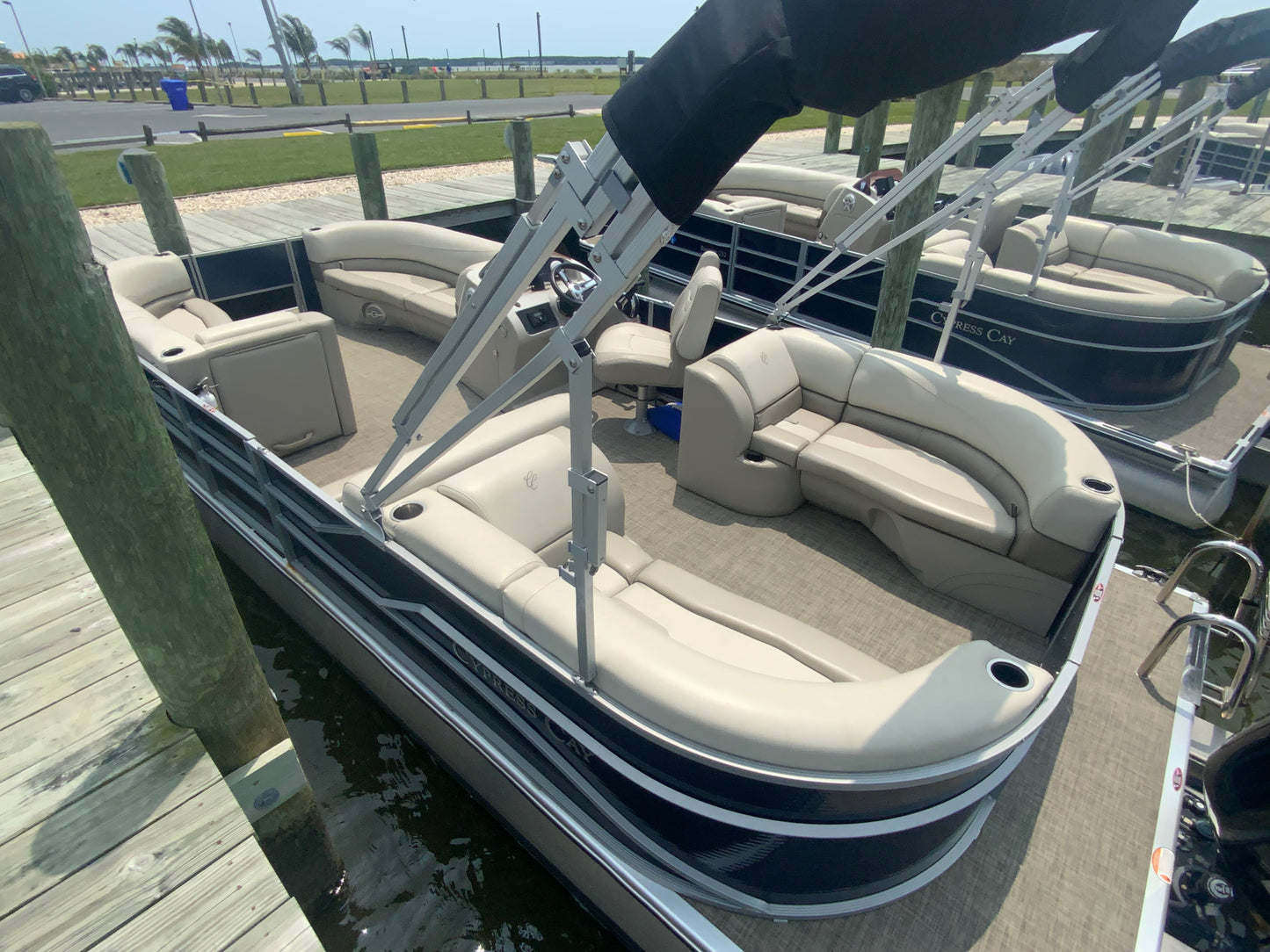 2023 Cypress Cay Seabreeze 232 Tritoon