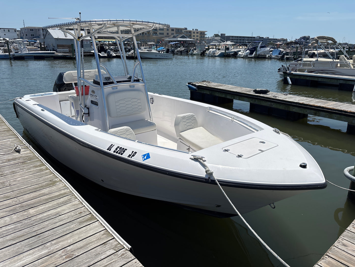 2024 Aquasport 22 Center Console