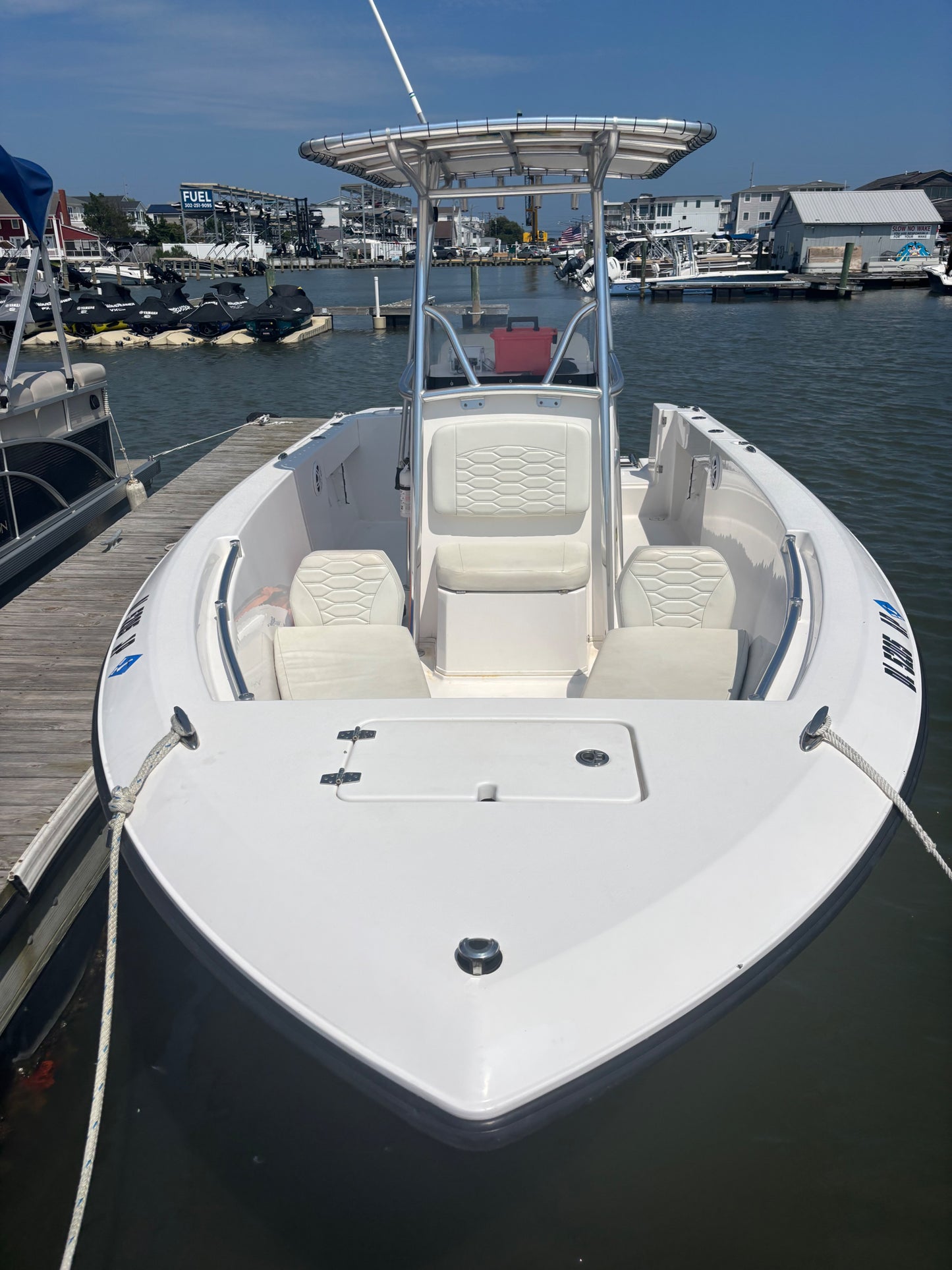 2024 Aquasport 22 Center Console