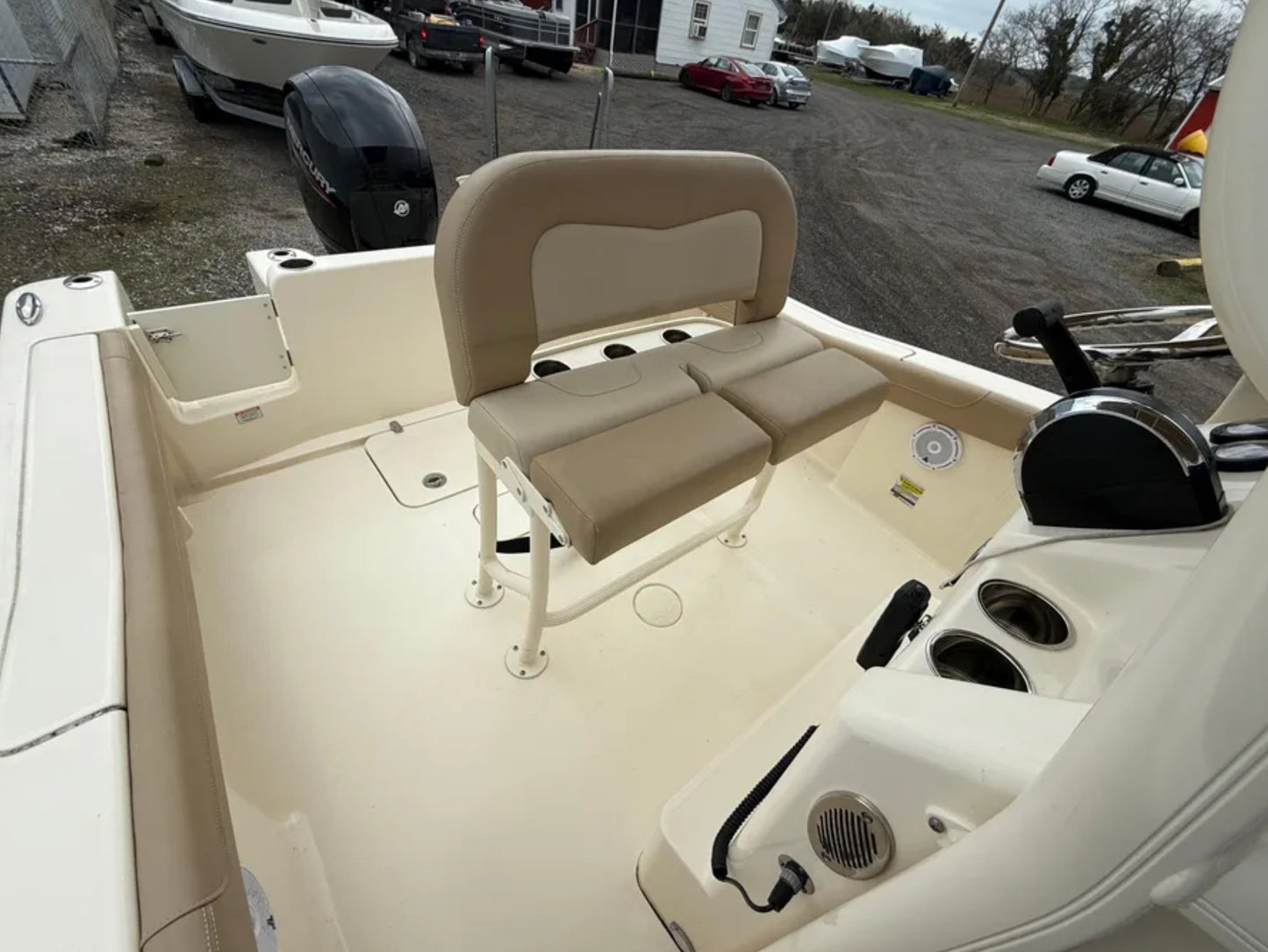 2023 Scout 215 XSF Center Console
