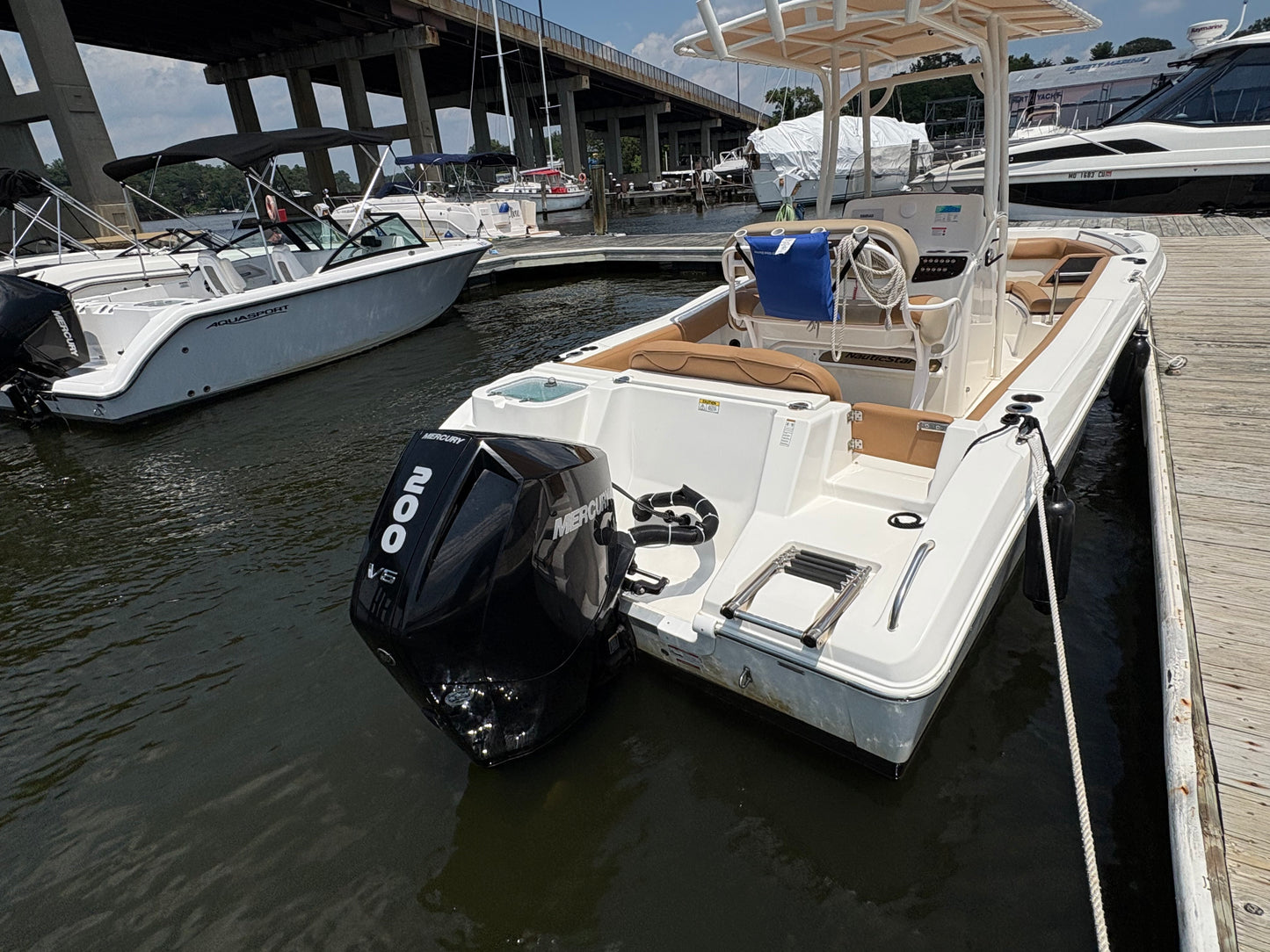 2023 Nauticstar 22L Center Console