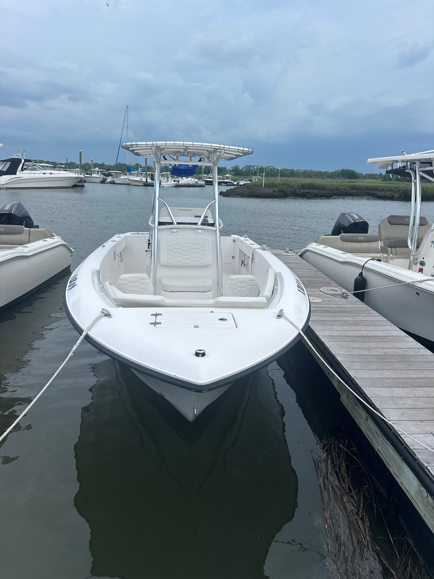 2024 Aquasport 22 Center Console