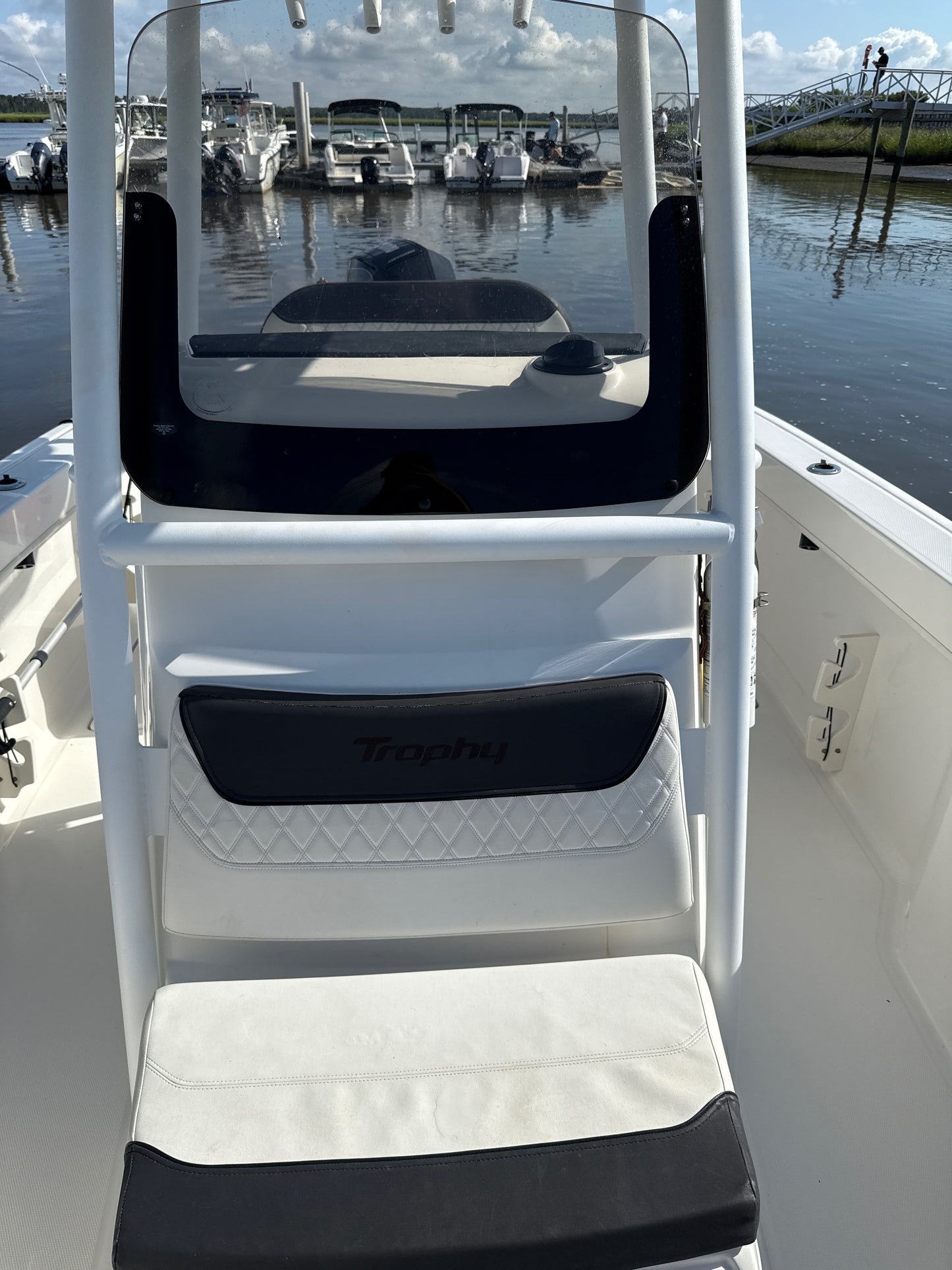 2023 Trophy T24 Center Console