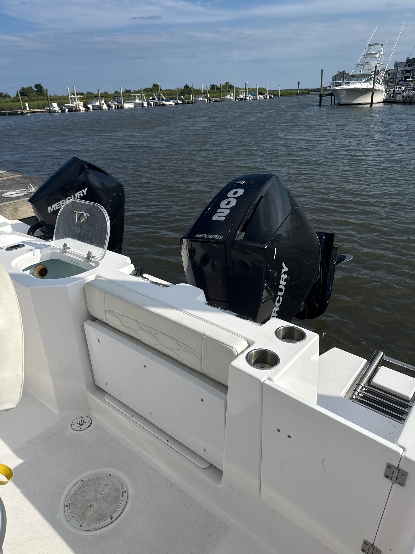 2024 Aquasport 22 Center Console