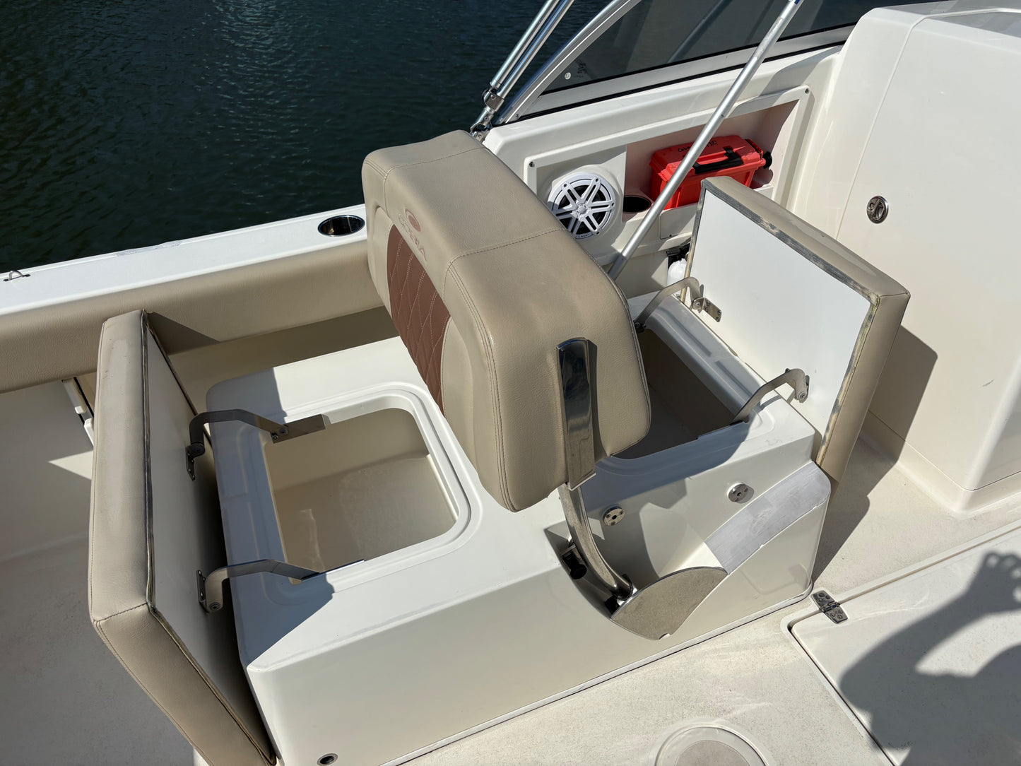 Cobia 220DC