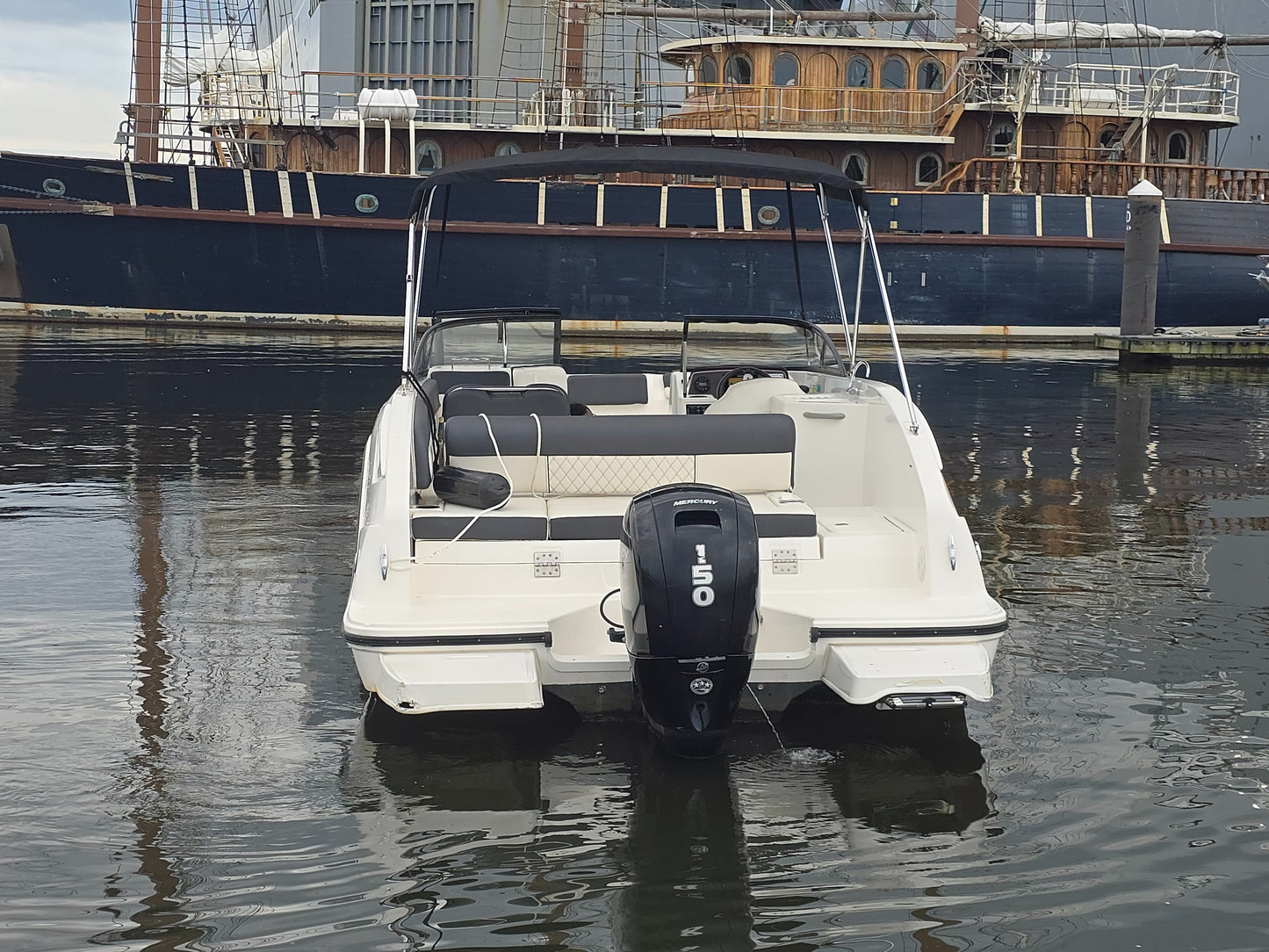 2022 Bayliner DX 2200 Deck Boat