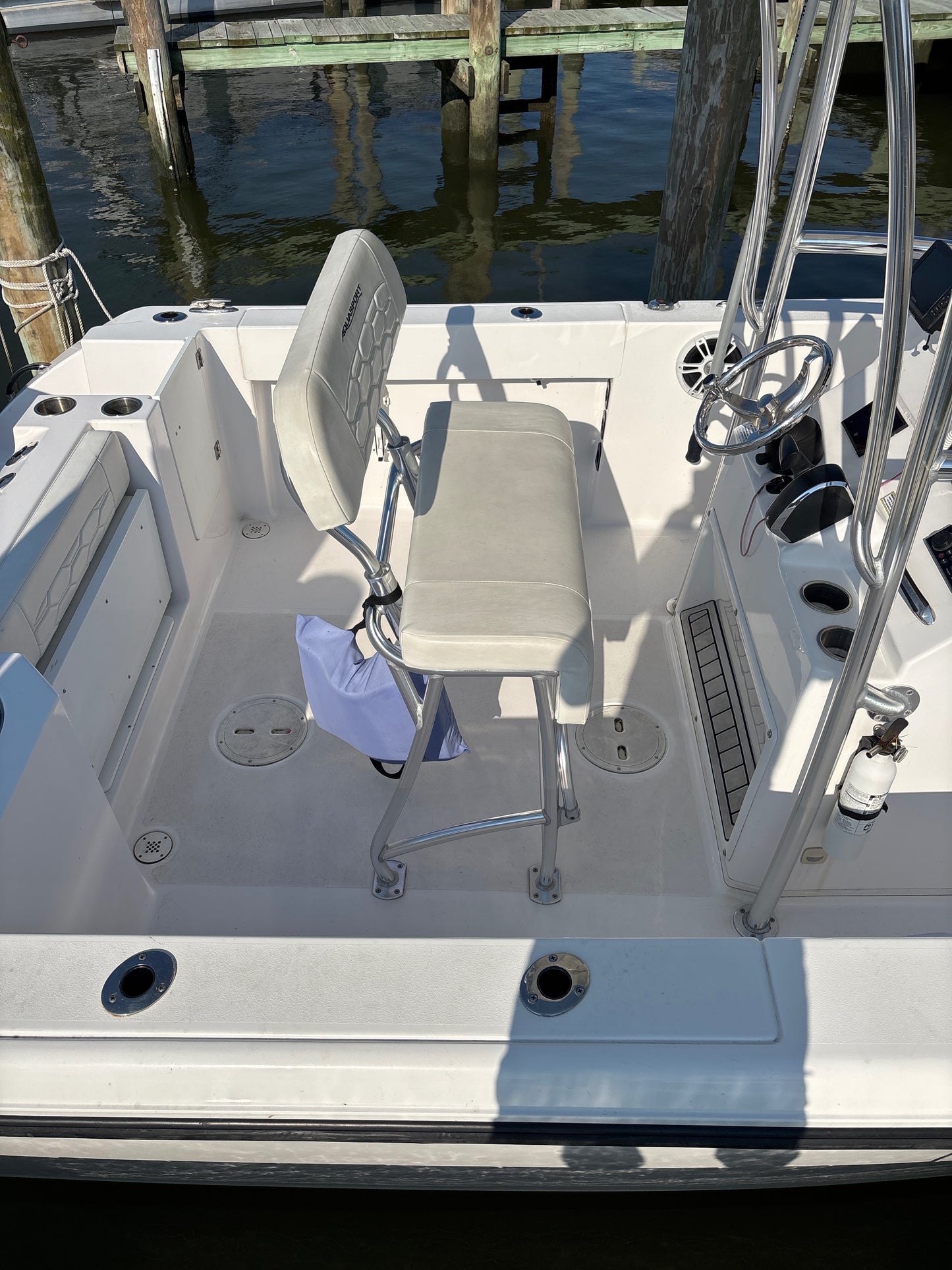 2023 Aquasport 22CC Center Console