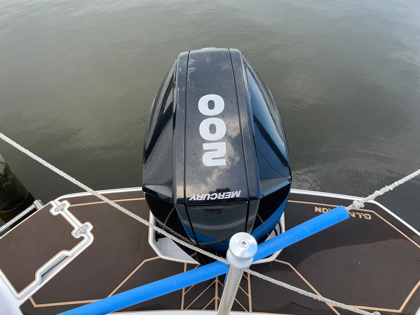 2022 Glastron GTD 220 Deck Boat