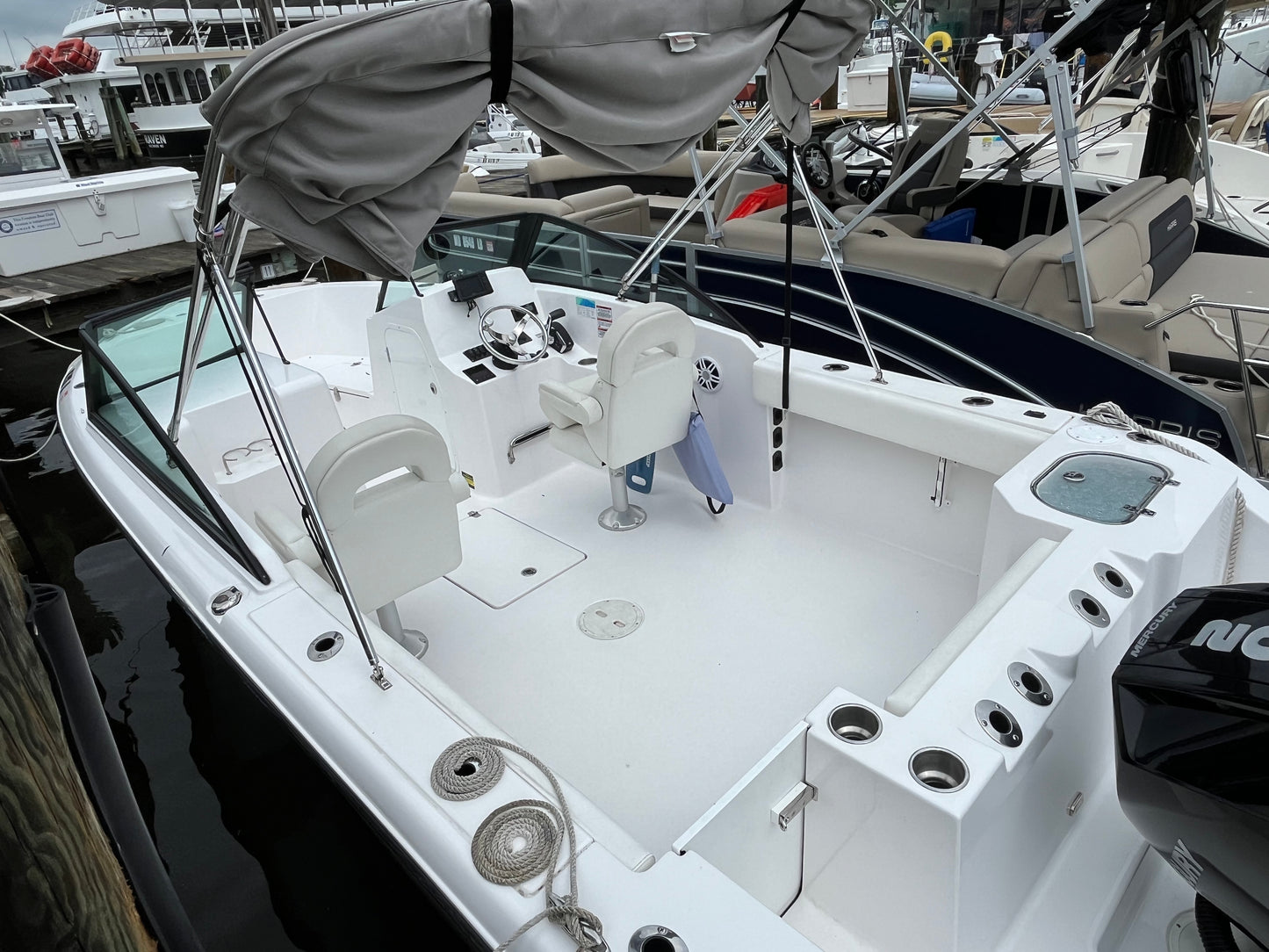 2024 Aquasport 22 Center Console