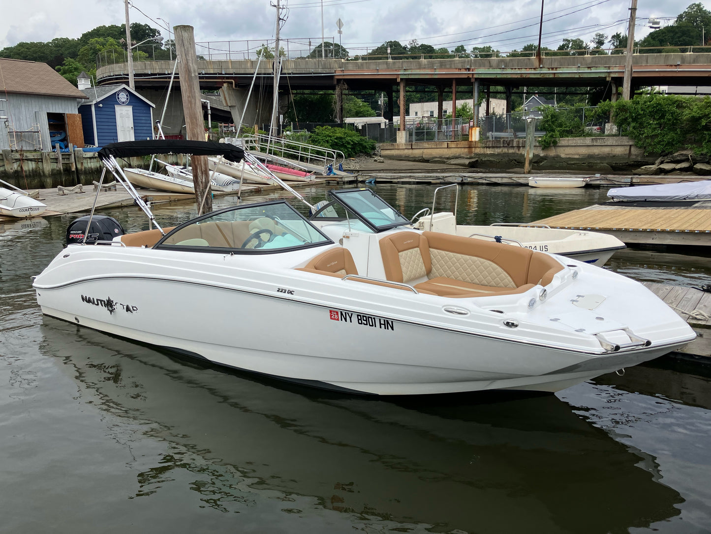 2025 Nauticstar  223 DC