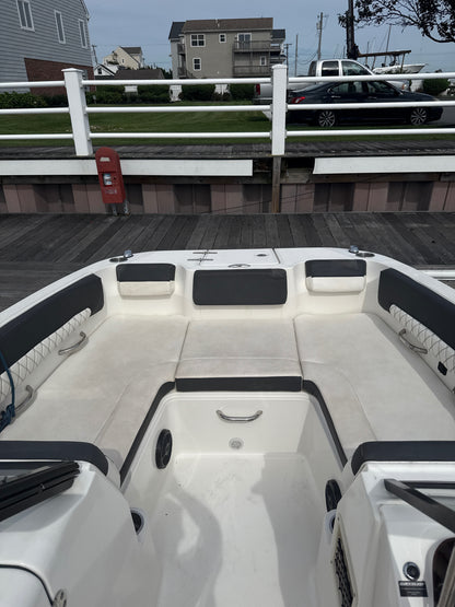2023 Bayliner DX 2200 Deck Boat