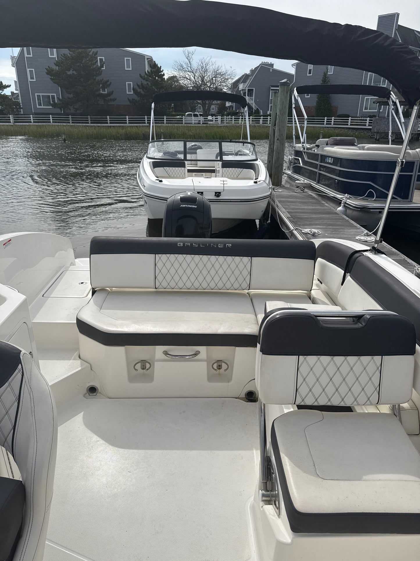 2023 Bayliner DX 2200 Deck Boat
