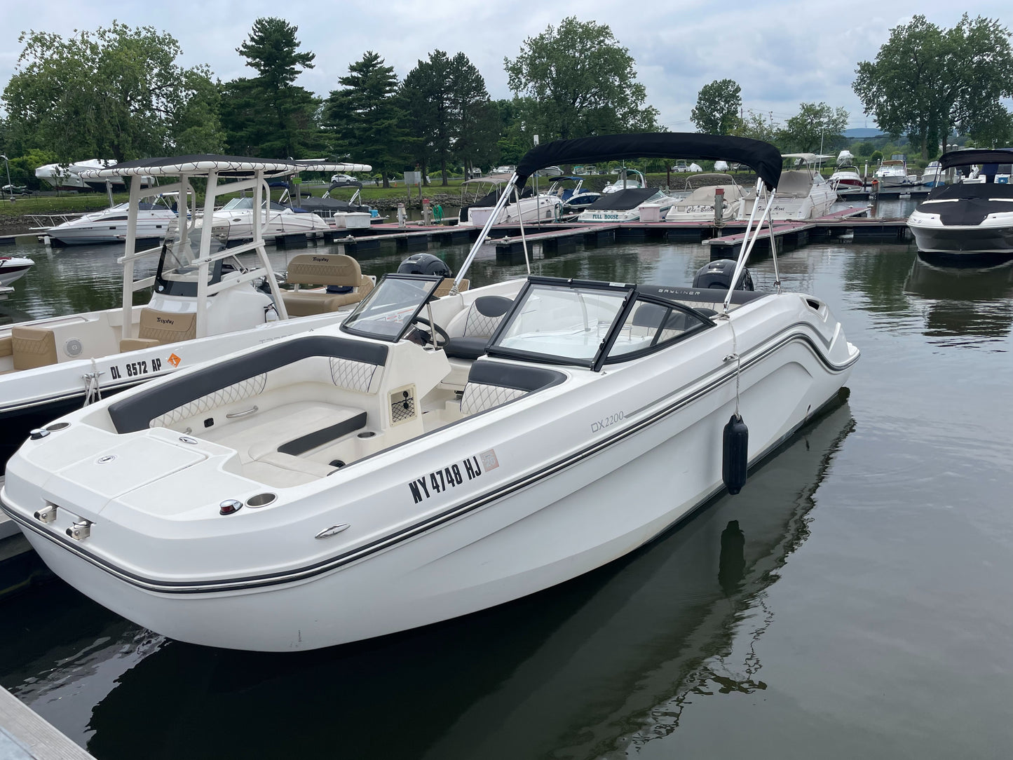 2023 Bayliner DX 2200 Deck Boat
