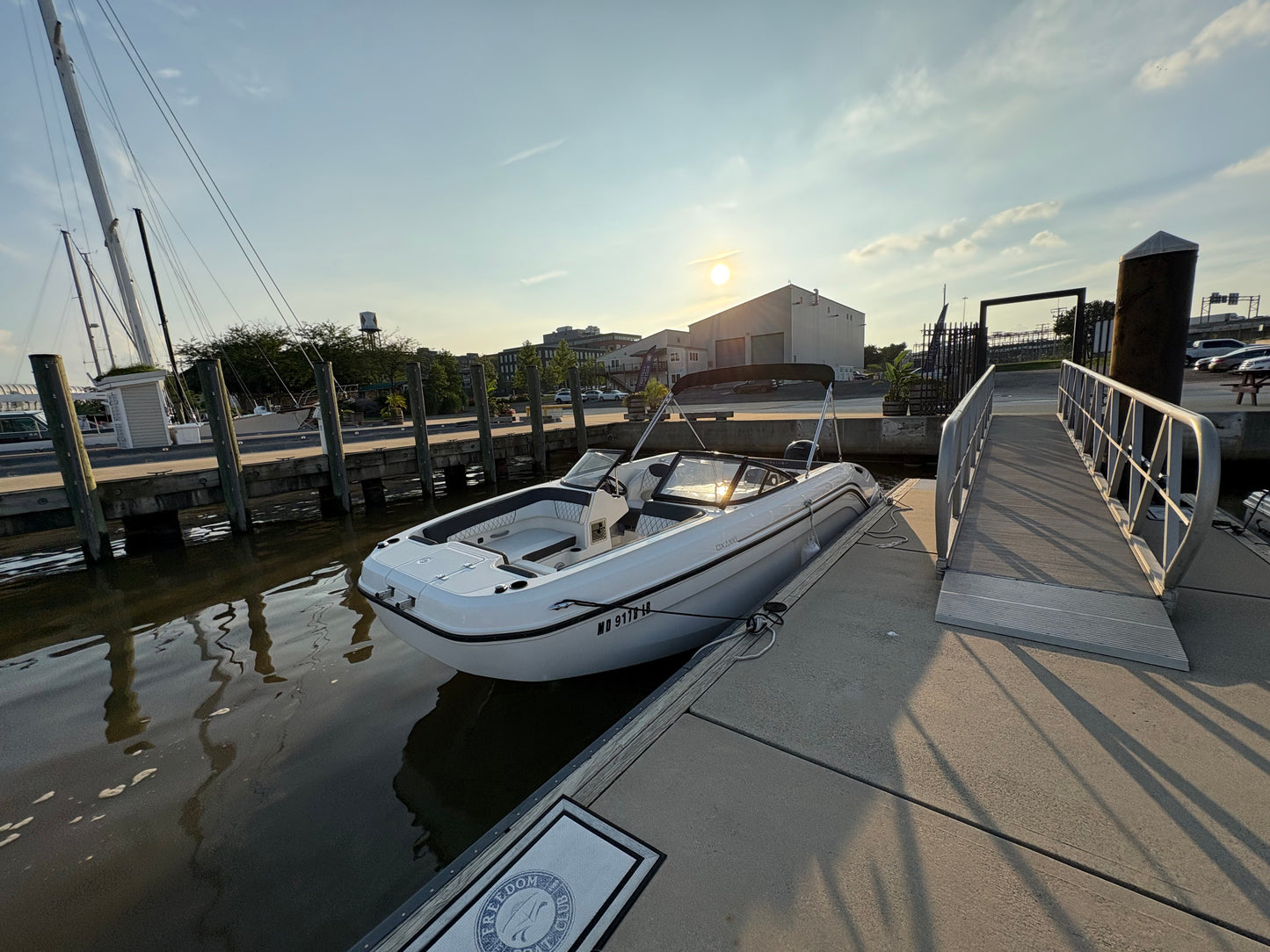 2022 Bayliner DX 2200 Deck Boat