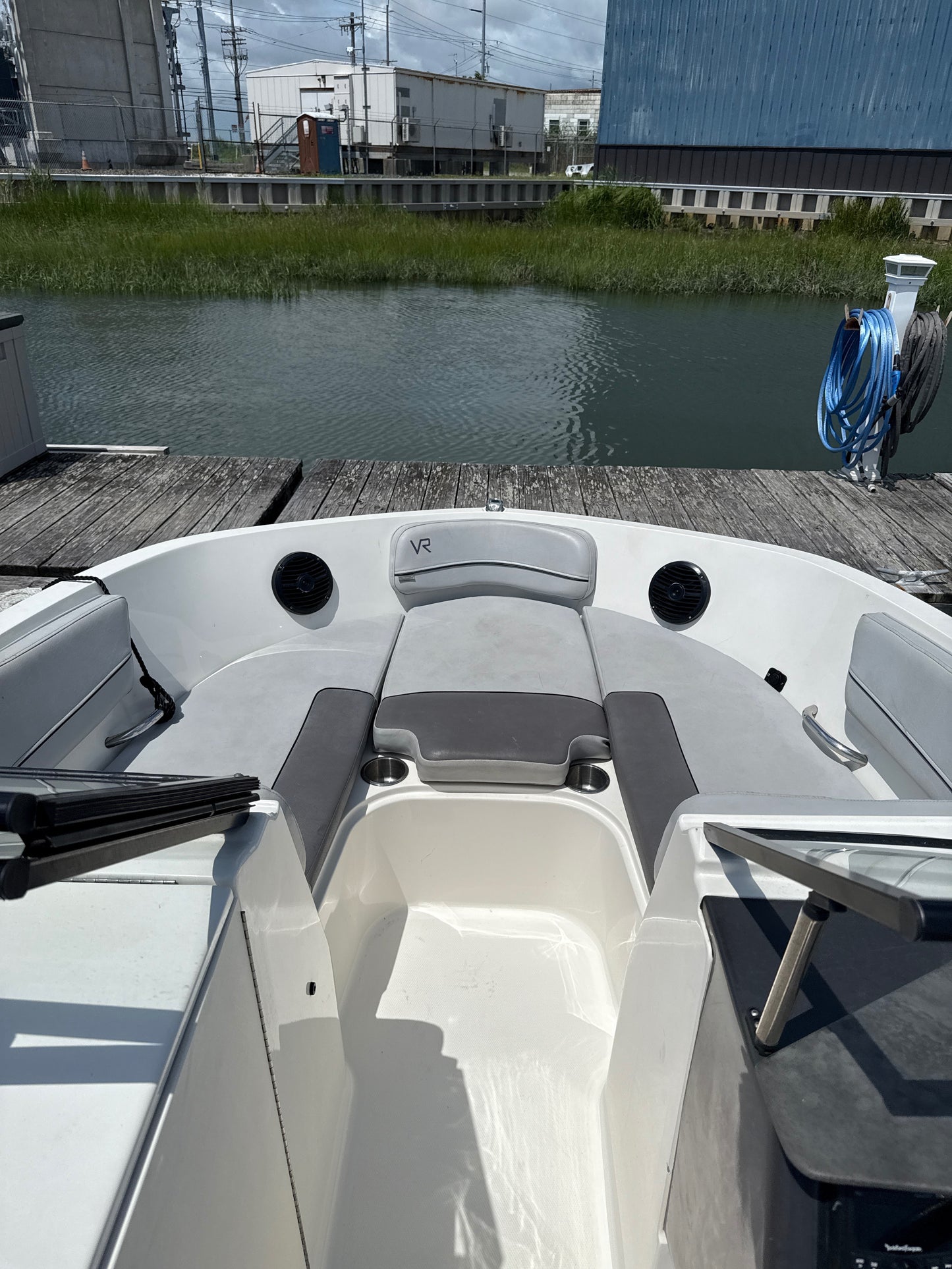 2023 Bayliner VR6 OB