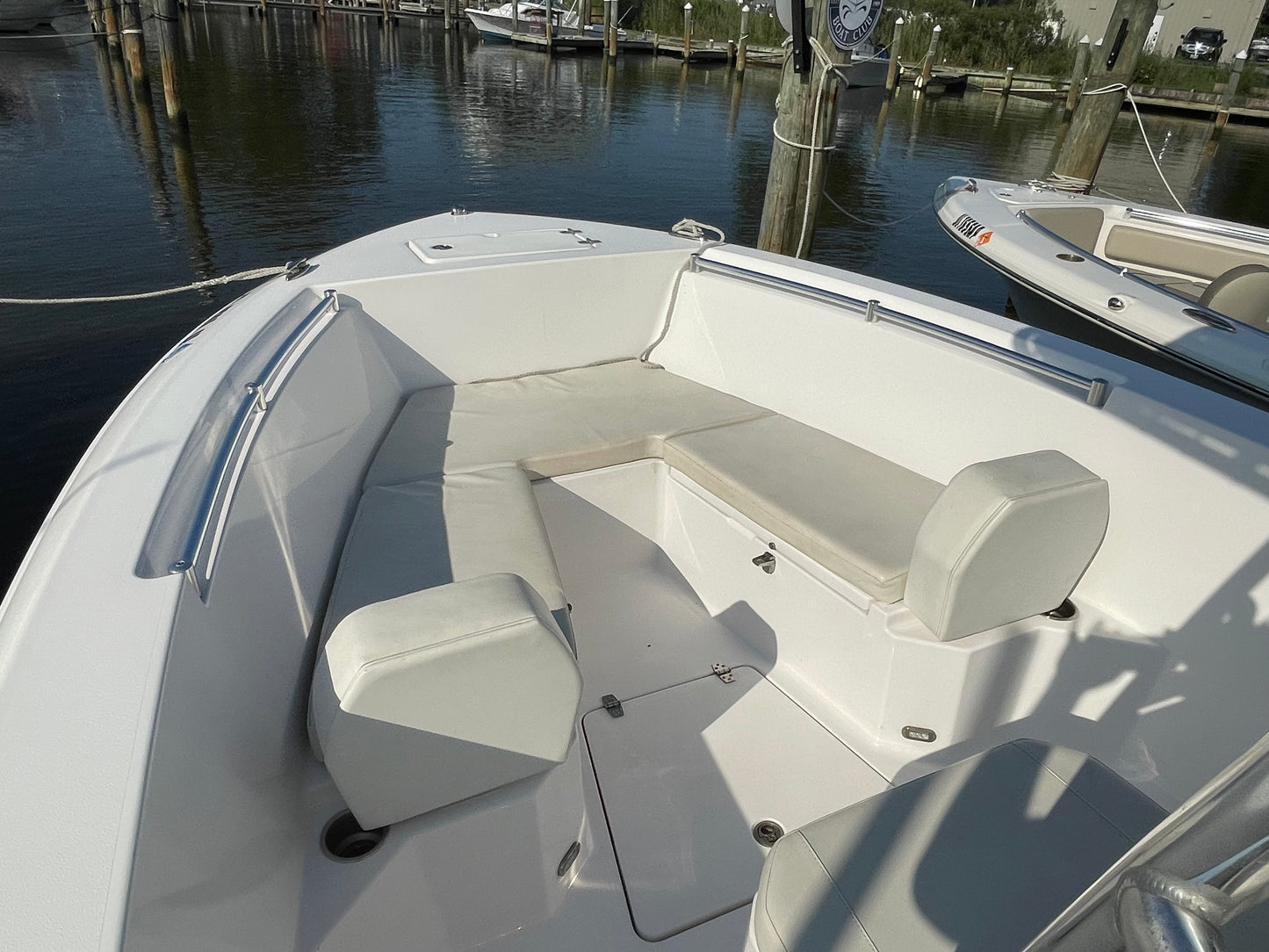 2024 Aquasport 22 Center Console