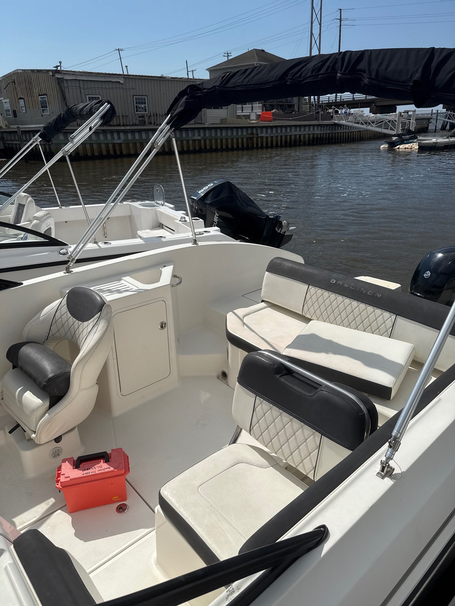 2023 Bayliner DX 2200 Deck Boat
