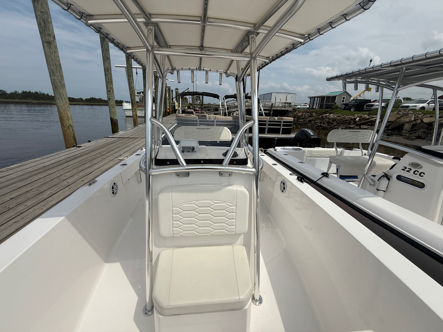 2024 Aquasport 22 Center Console