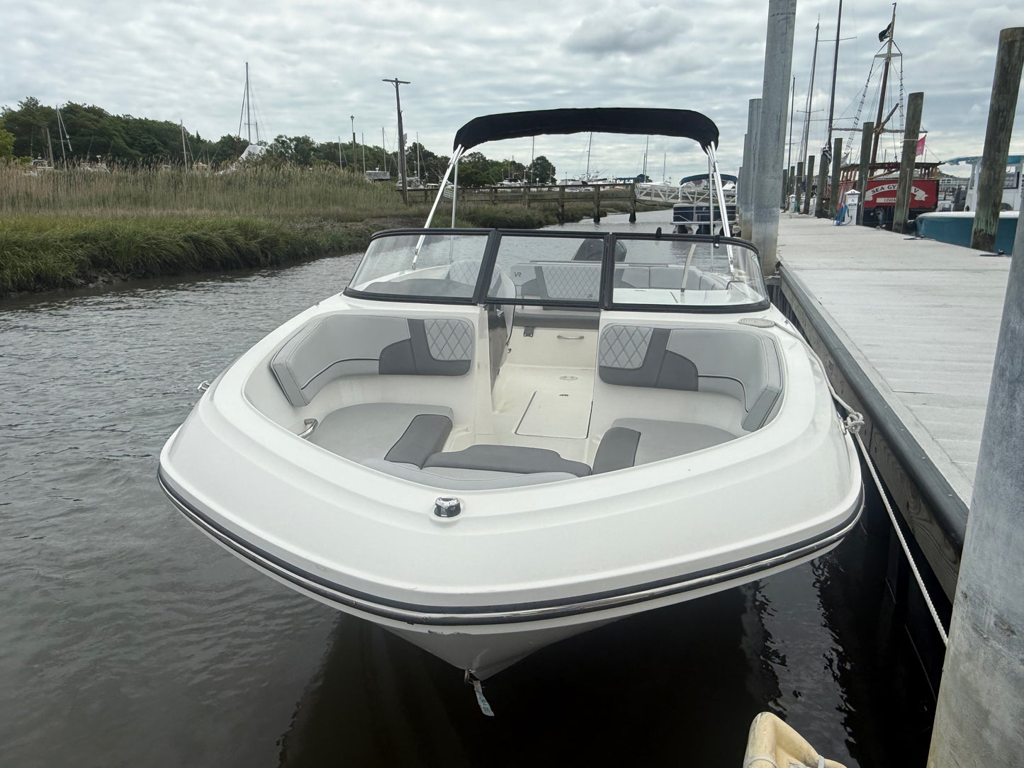 2023 Bayliner VR6 Bowrider
