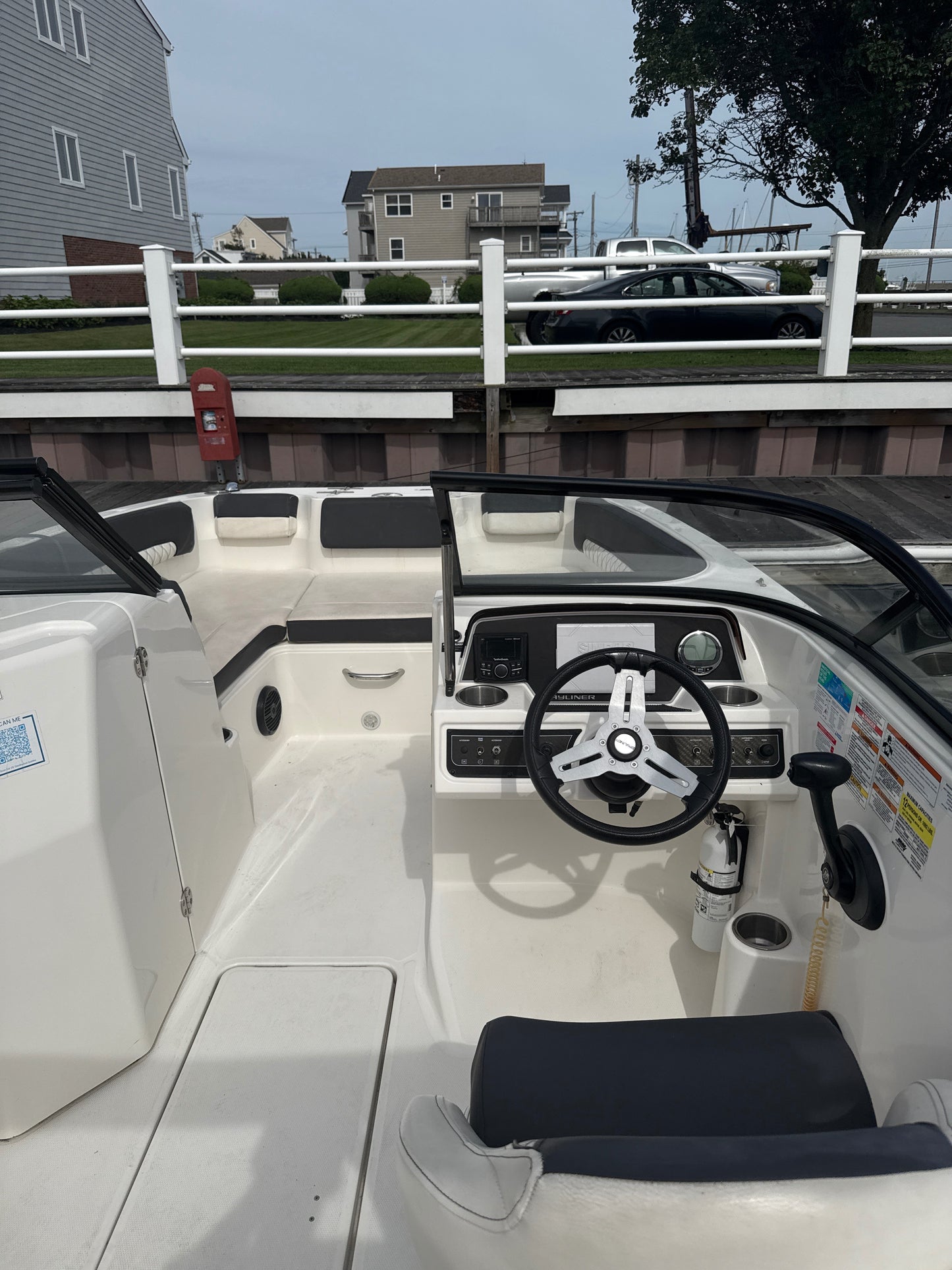 2023 Bayliner DX 2200 Deck Boat
