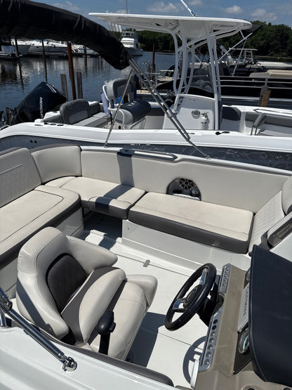 2024 Crownline E230XS