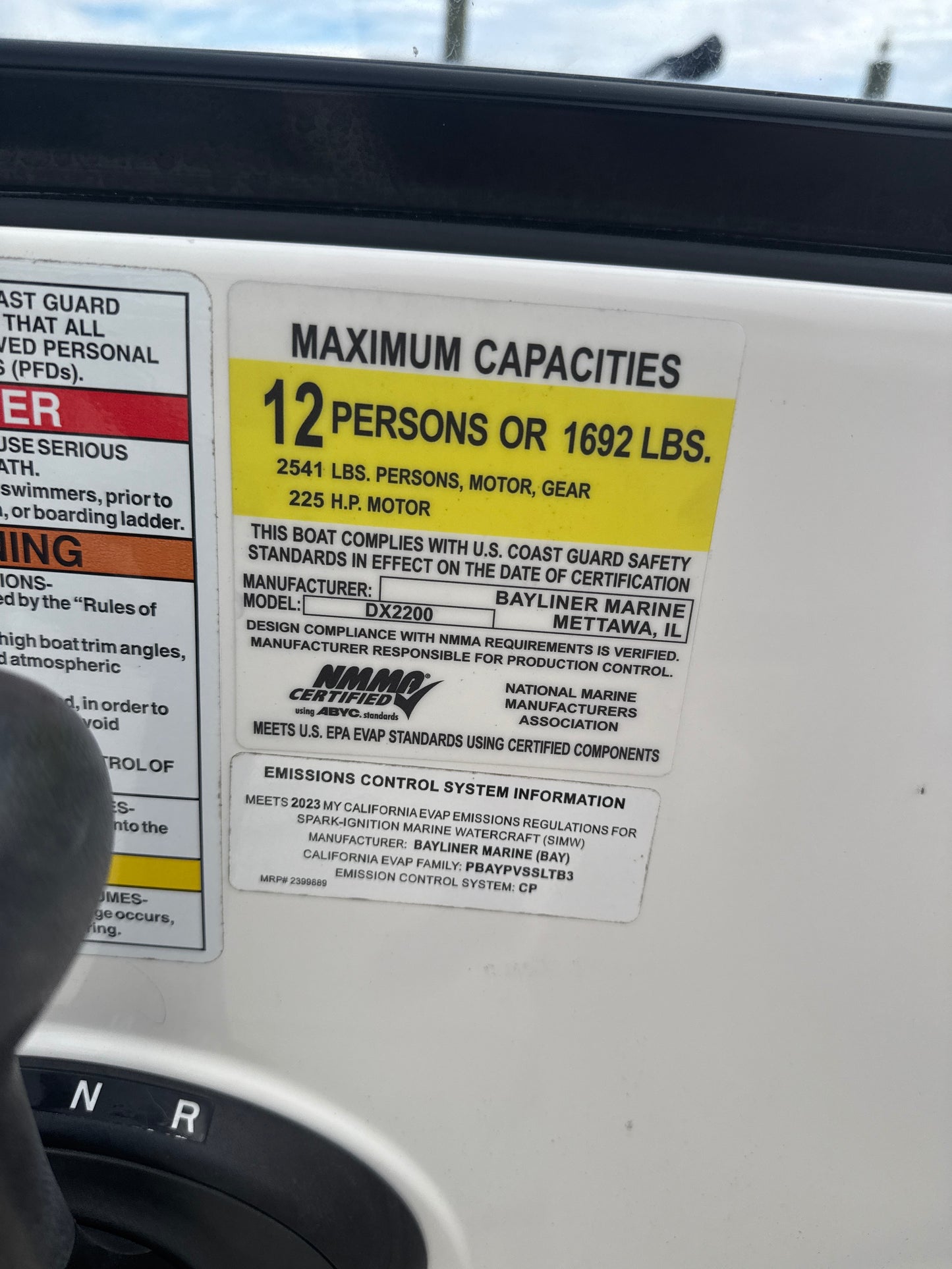 2023 Bayliner DX 2200 Deck Boat