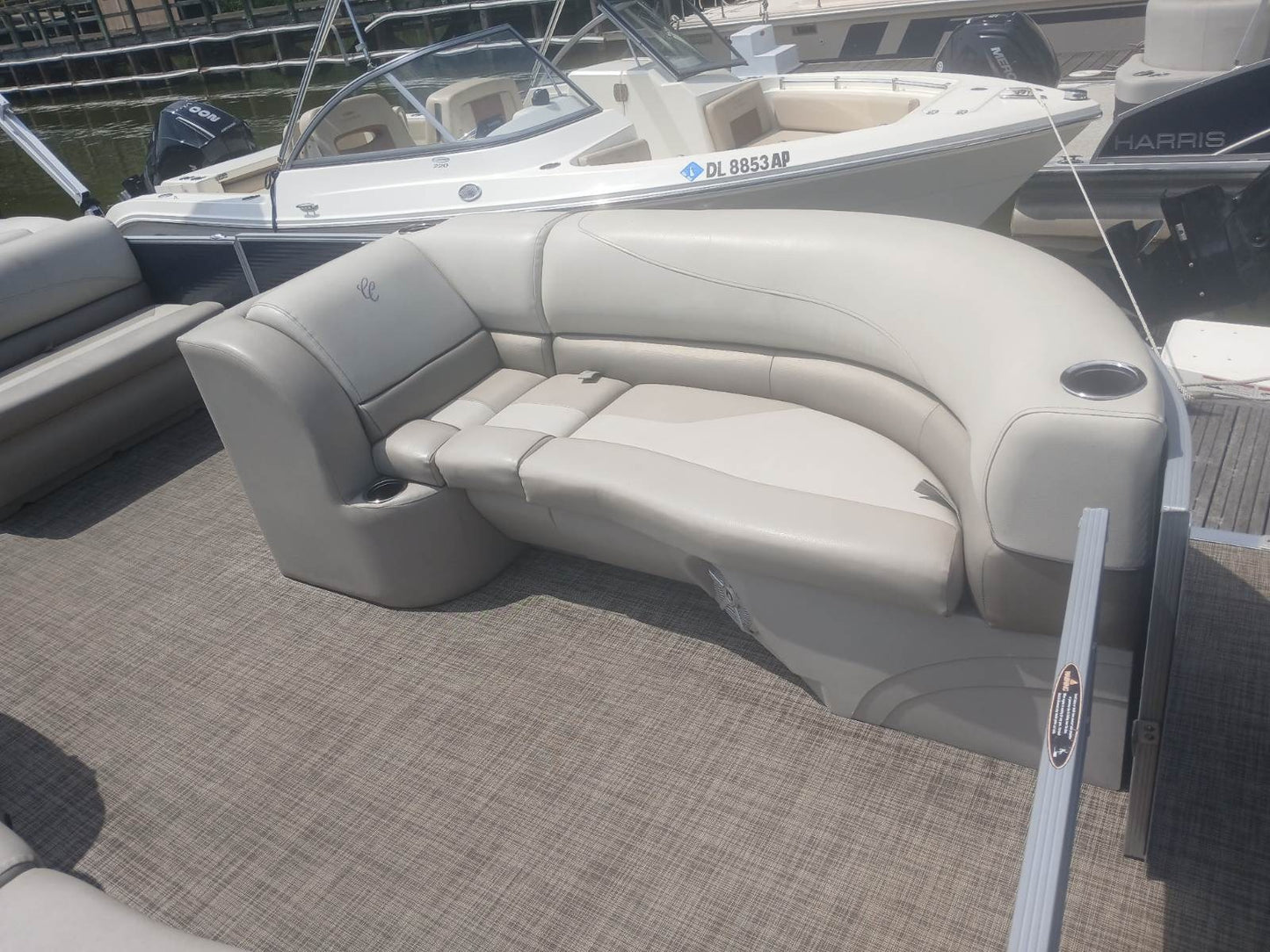 2023 Cypress Cay Seabreeze 232 Tritoon