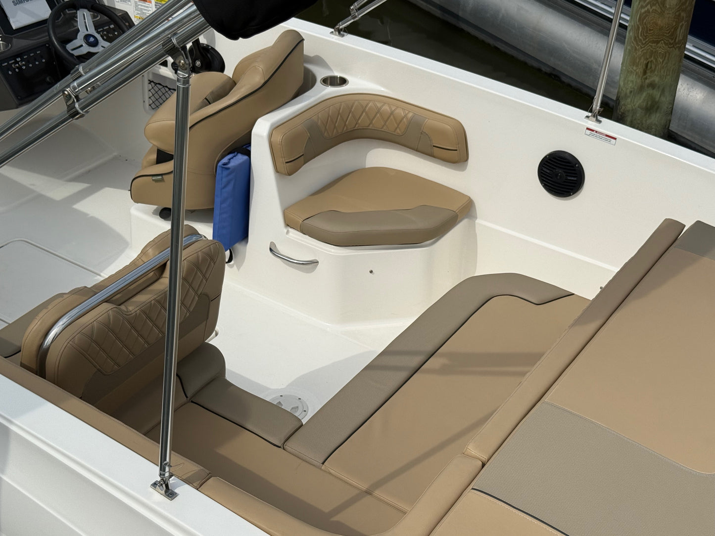 2025 Bayliner VR6 OB