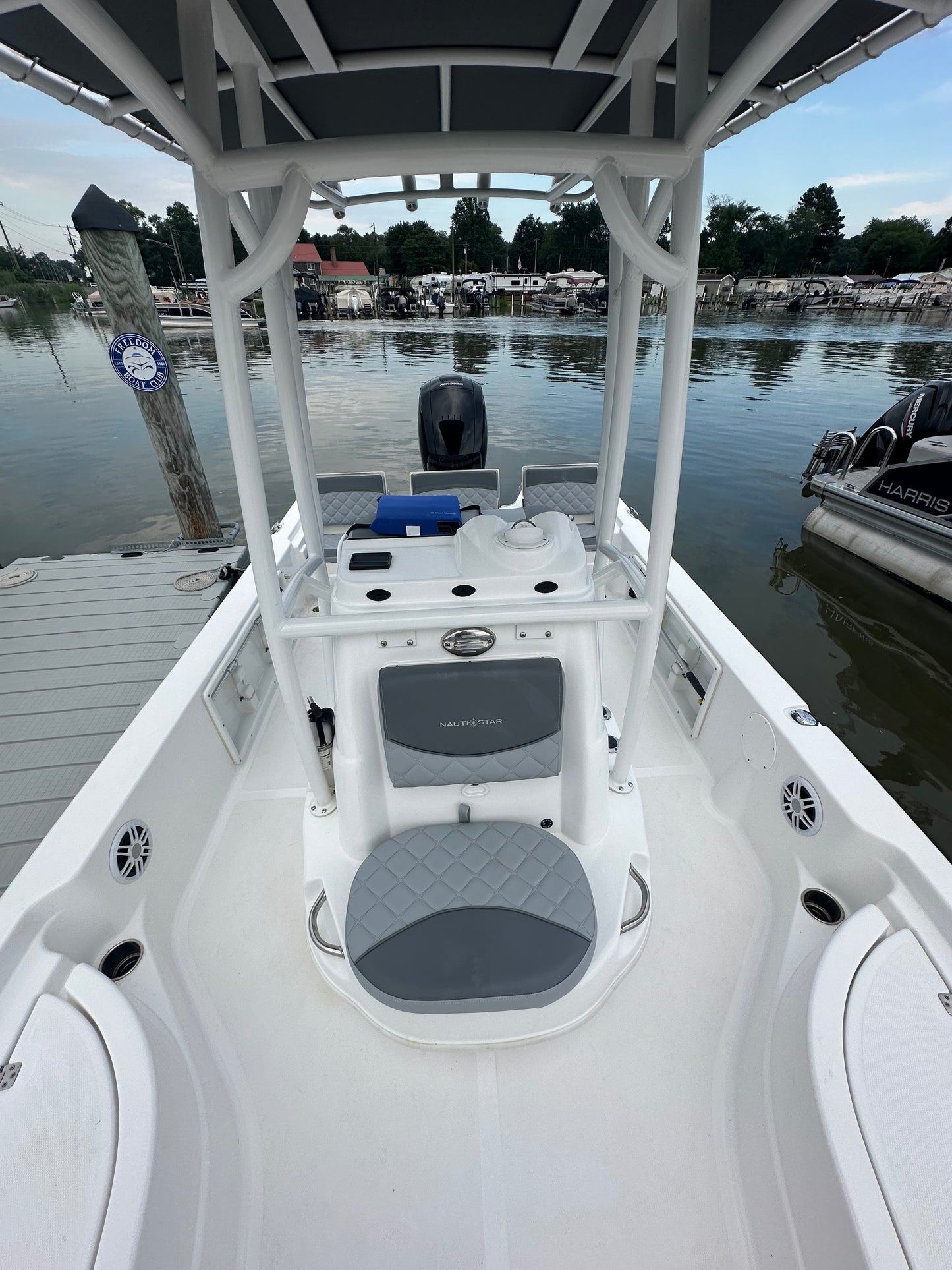 2025 Nauticstar Shallow Bay Center Console