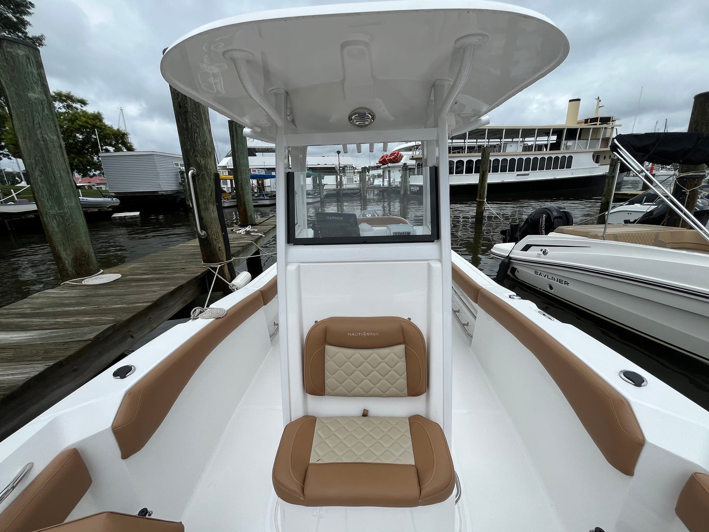2025  Nauticstar  242OSL