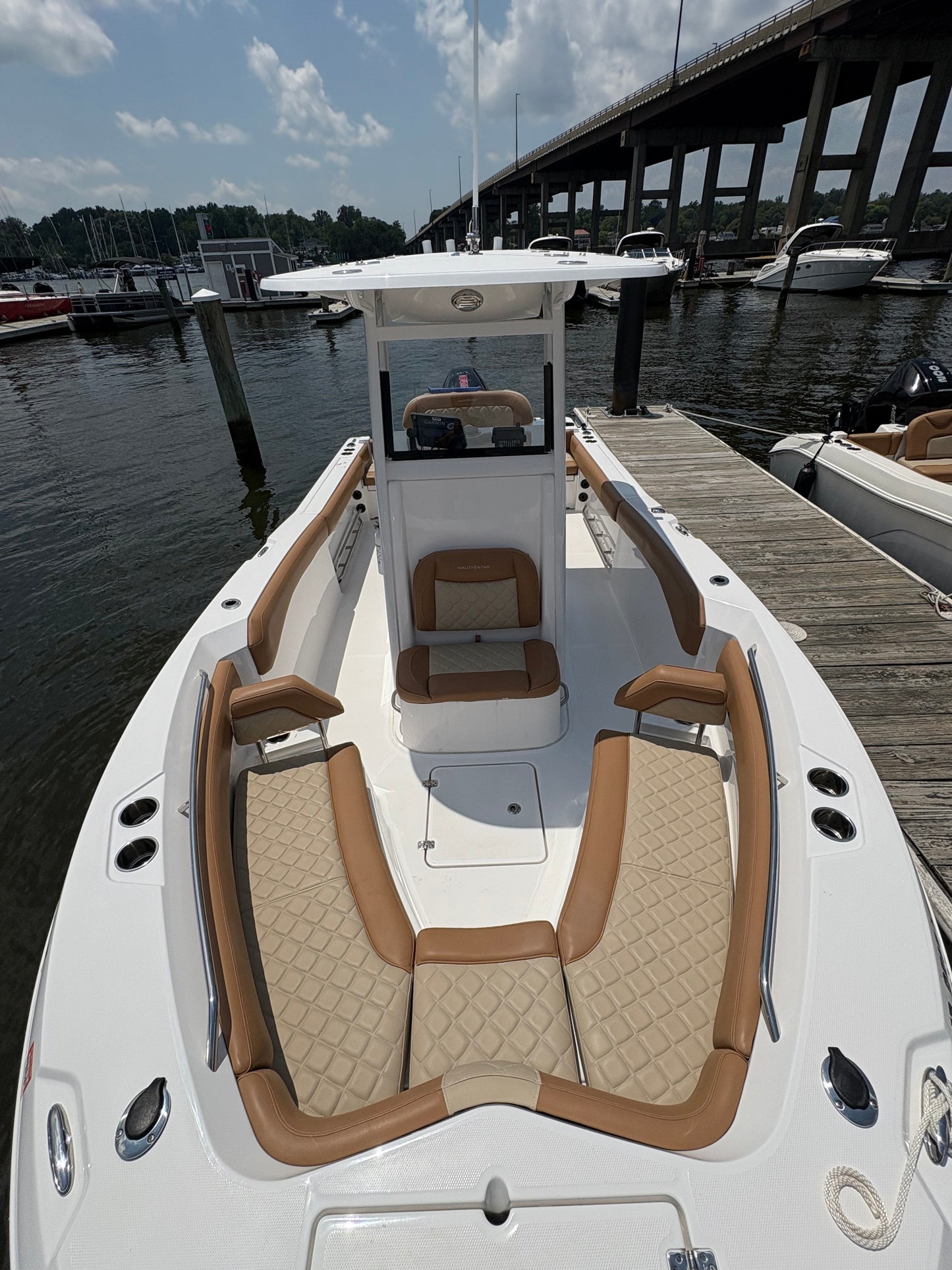 2025  Nauticstar  242OSL