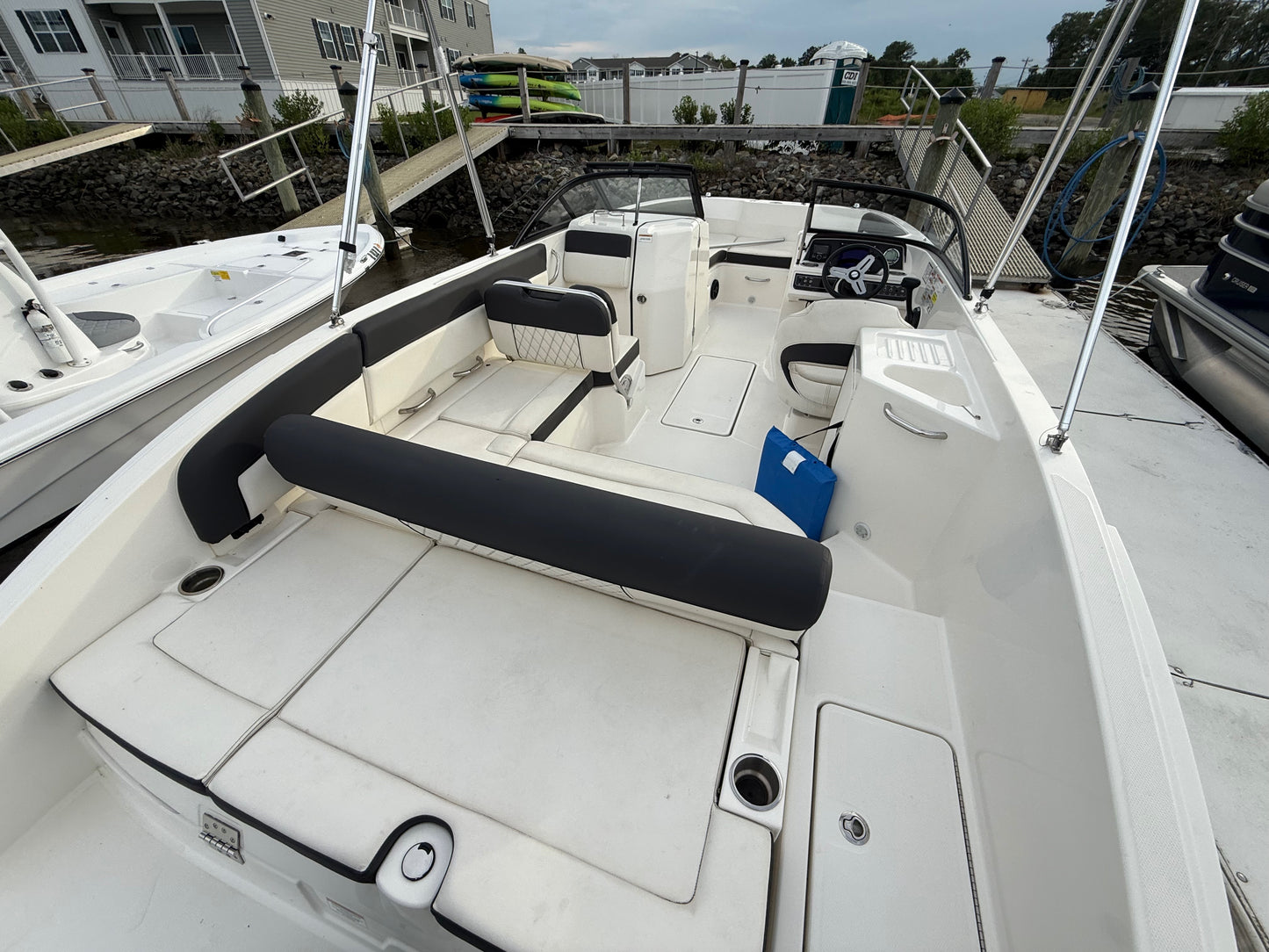 2023 Bayliner DX 2200