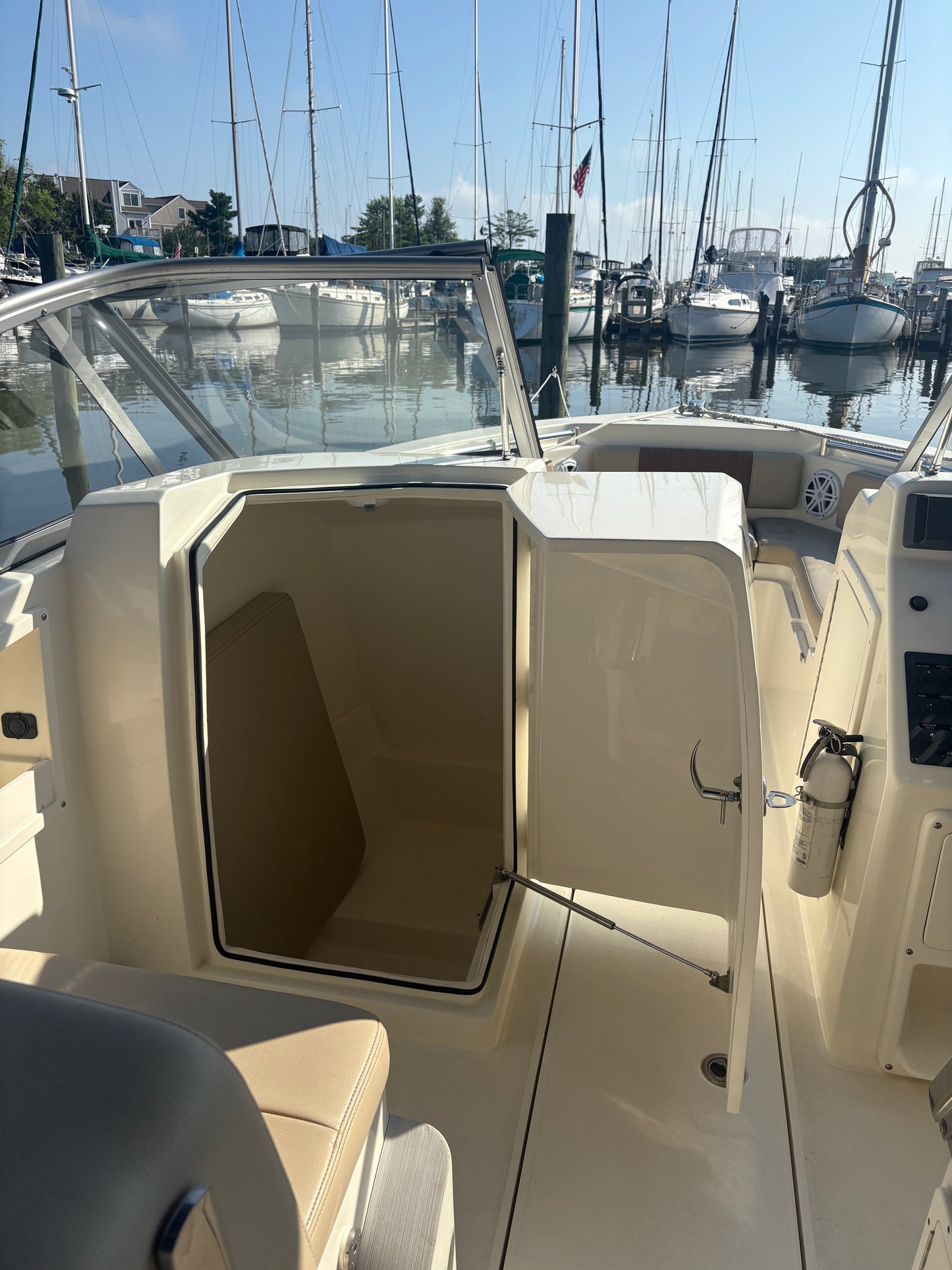 2024 Cobia 220DC