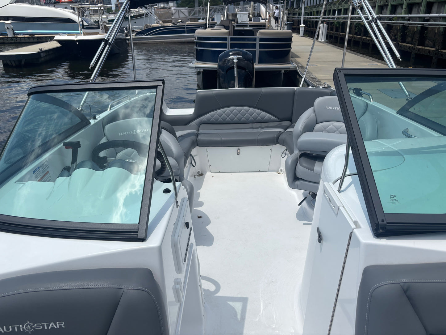 2025 Nauticstar  223 DC