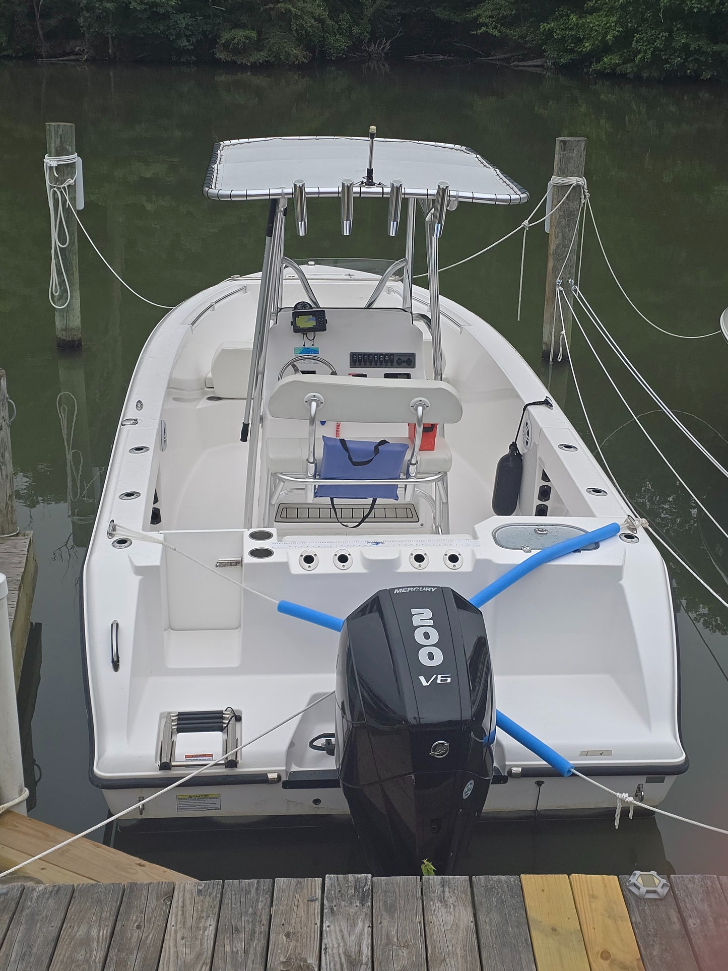 2024 Aquasport 22 Center Console