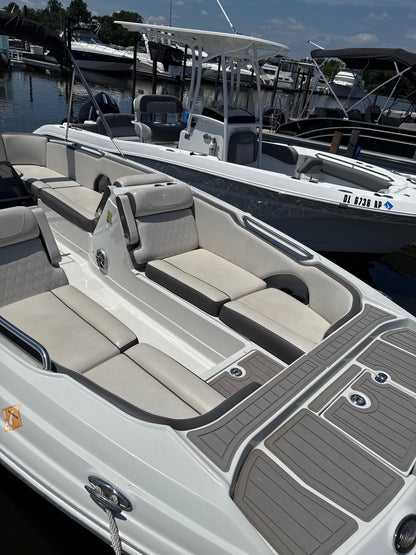 2024 Crownline E230XS