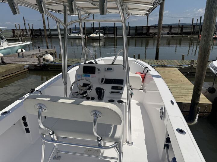 2023 Aquasport 22 Center Console