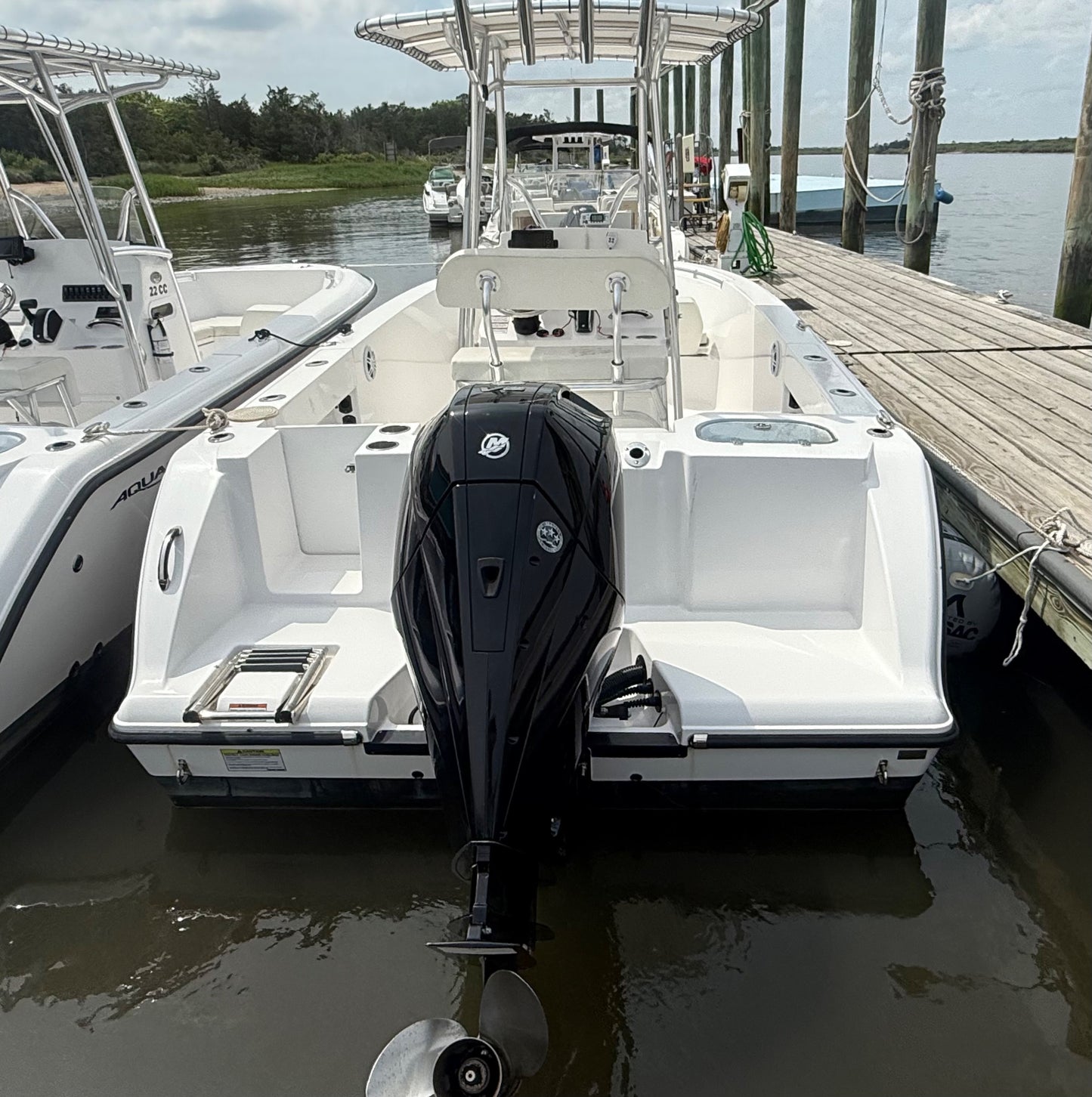 2024 Aquasport 22 Center Console