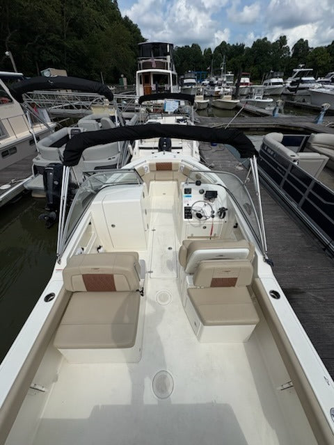 2024 Cobia 220DC
